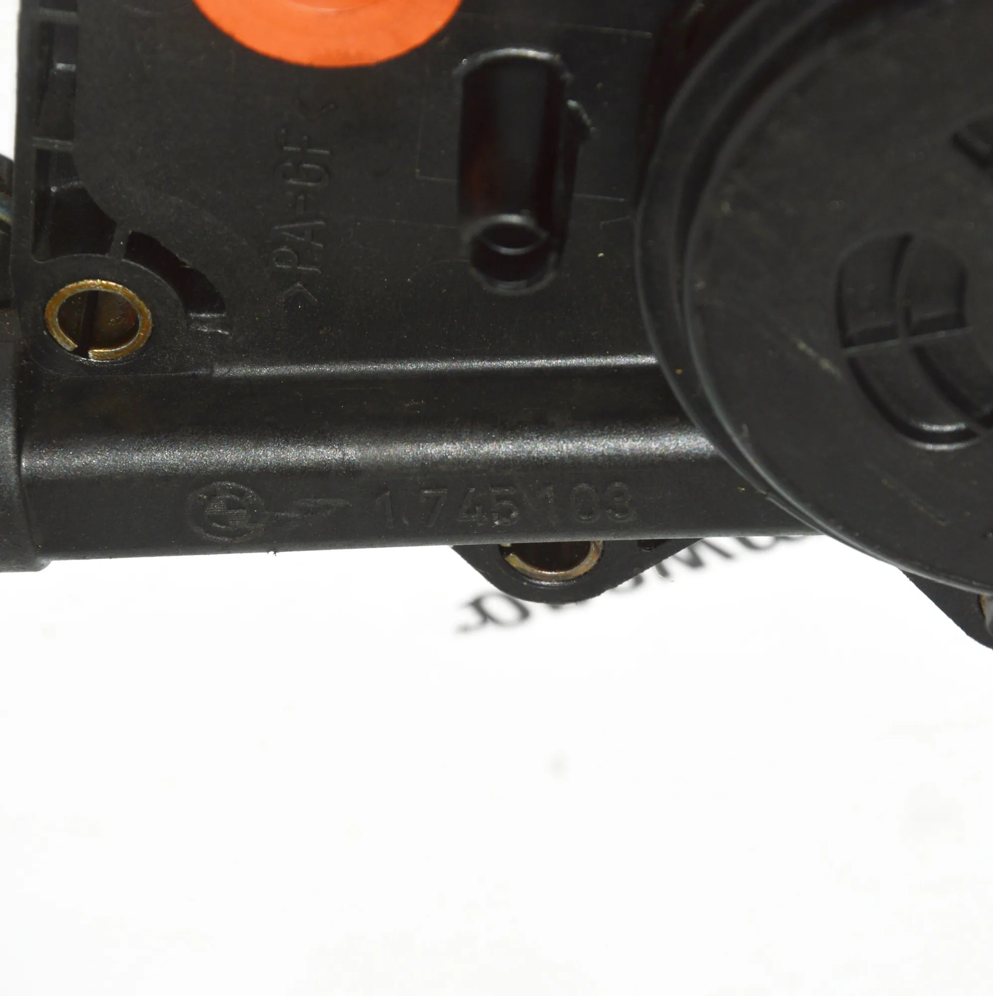 Other Engine Compartment Parts – OEM 1745103 · BMW 5 (E39) BMW 5 (E39) 1999