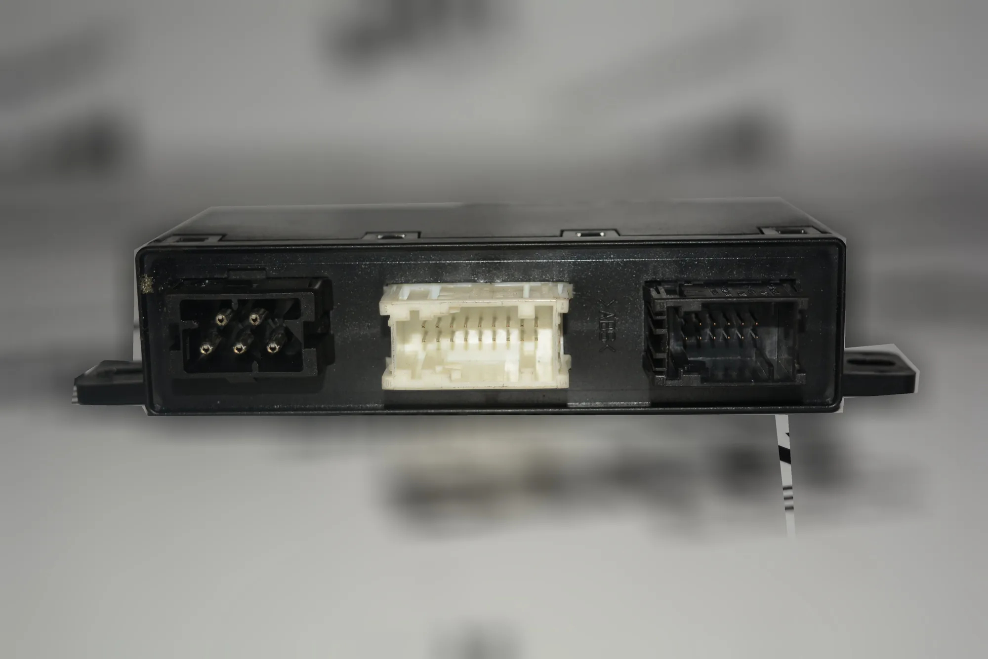 Front Left Door Control Unit – OEM 6904244 · BMW 5 Touring (E39) 525 d 2003 – 2