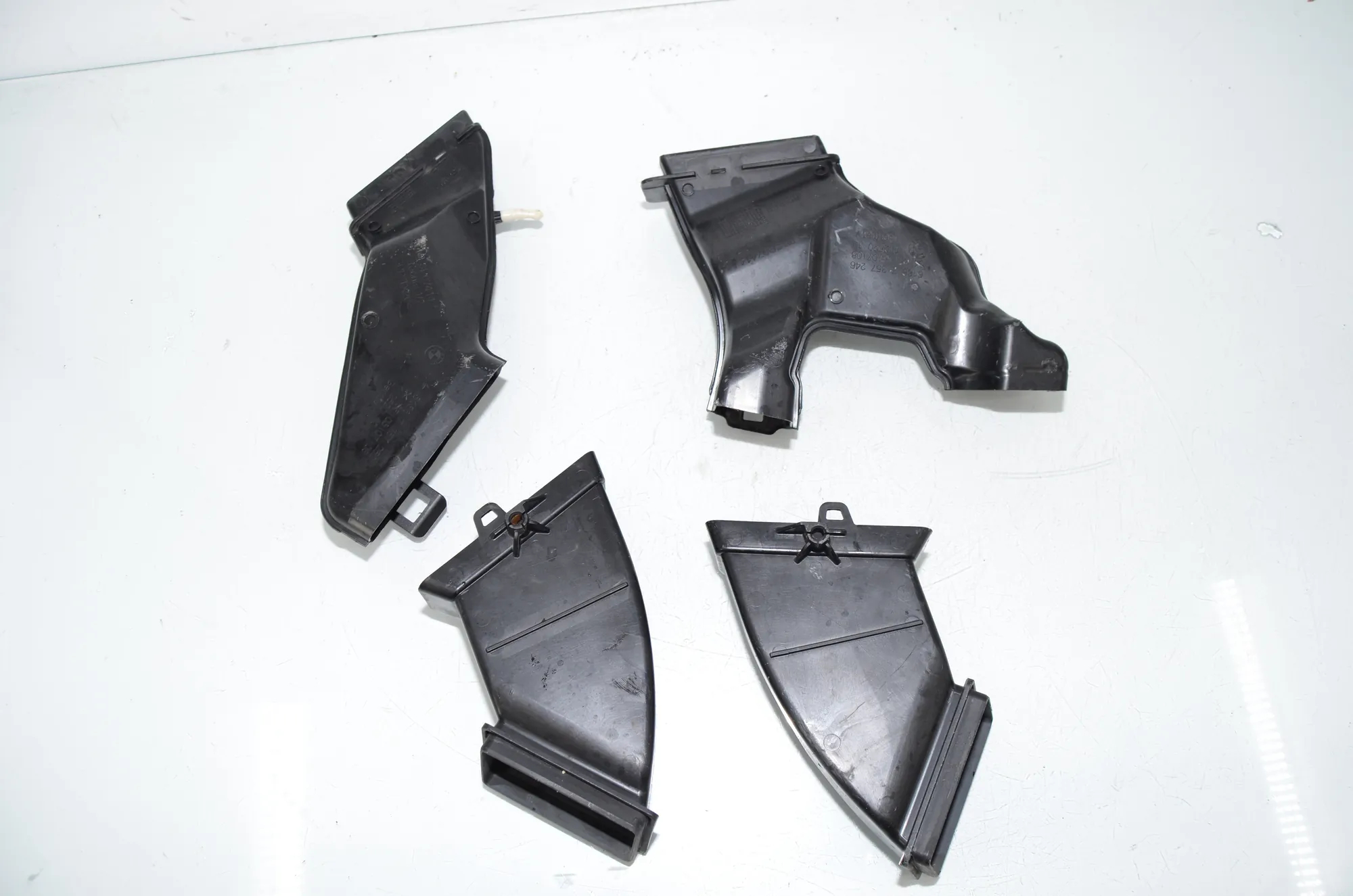 Interior Air Duct Channel – OEM 7357252 · BMW 7 (G11, G12) 750 d, Ld xDrive 2016 – 4