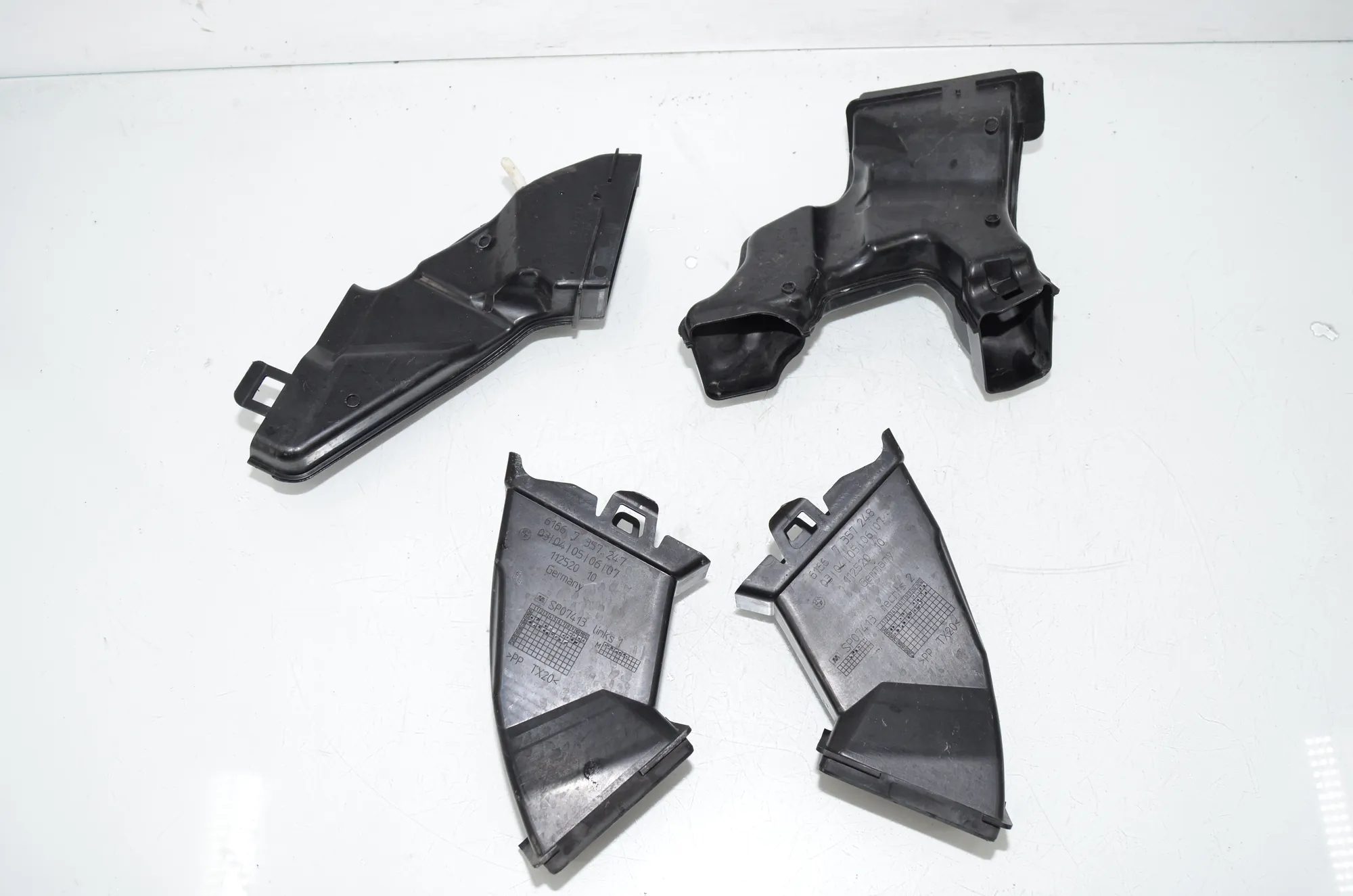Interior Air Duct Channel – OEM 7357252 · BMW 7 (G11, G12) 750 d, Ld xDrive 2016