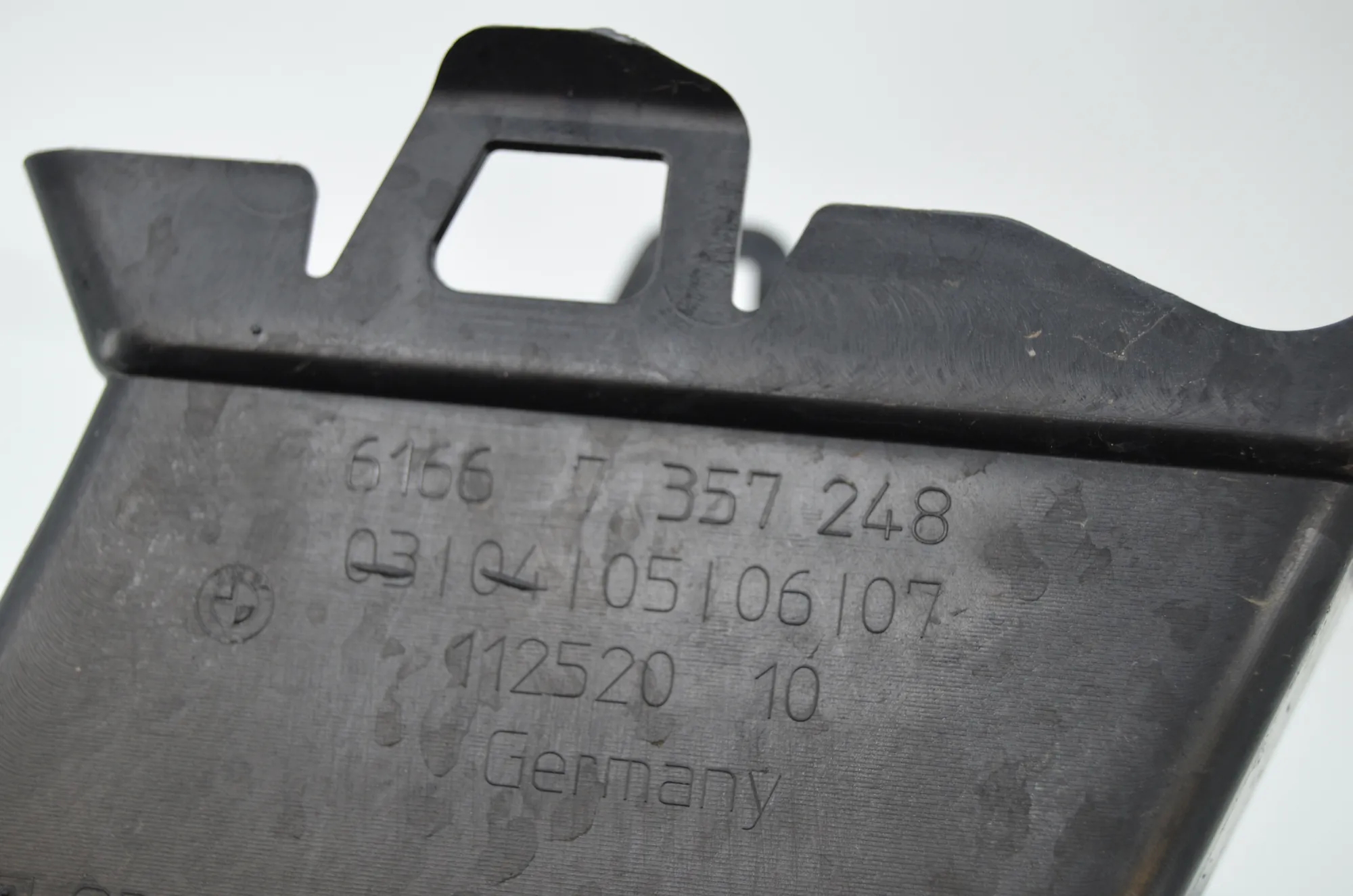 Interior Air Duct Channel – OEM 7357252 · BMW 7 (G11, G12) 750 d, Ld xDrive 2016 – 7