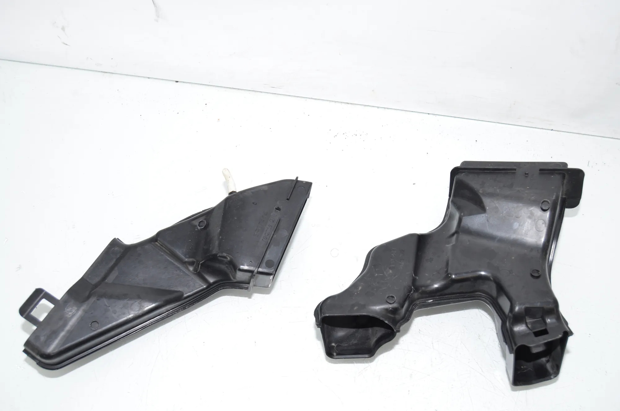 Interior Air Duct Channel – OEM 7357252 · BMW 7 (G11, G12) 750 d, Ld xDrive 2016 – 3