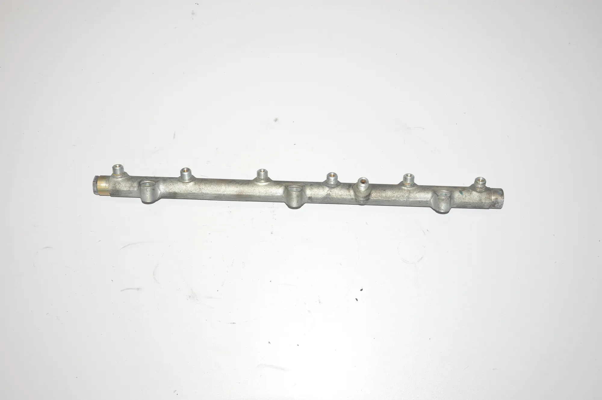 Fuel Rail – OEM 0445216002 · BMW 5 Touring (E39) 525 d 2001 – 3