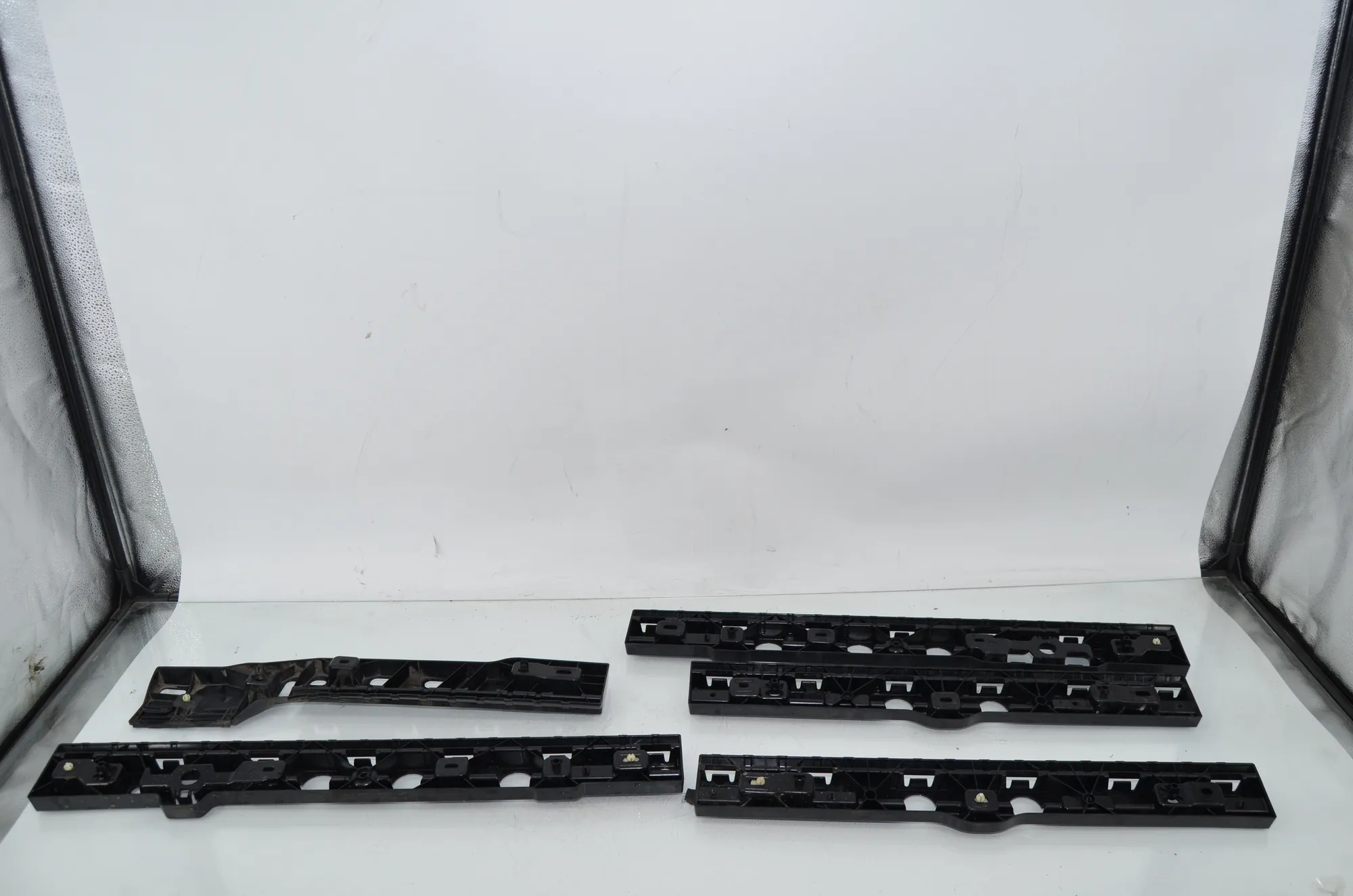 Sideskirt Bracket – OEM 7357135 · BMW 7 (G11, G12) 750 d, Ld xDrive 2016 – 4