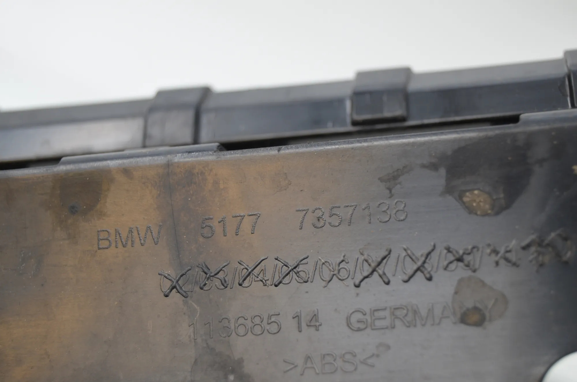 Sideskirt Bracket – OEM 7357135 · BMW 7 (G11, G12) 750 d, Ld xDrive 2016 – 6