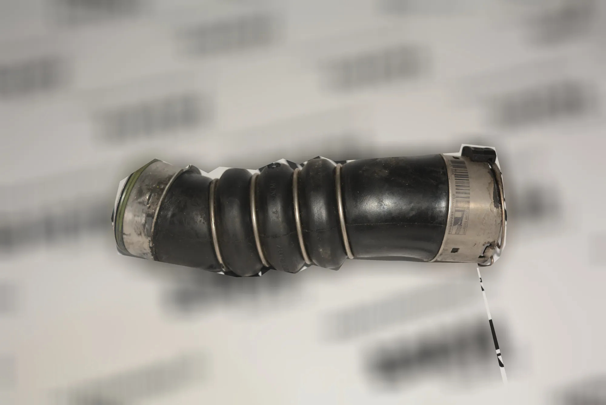 Right Side Intercooler Hose – OEM 7797480 · BMW 1 (E87) BMW 1 (E87) 2005 – 2