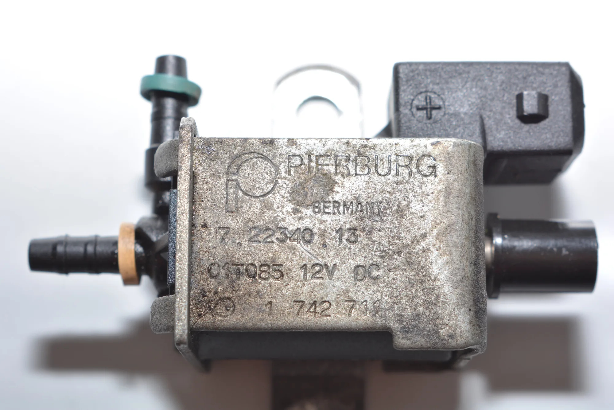 Solenoid Valve – OEM 1742711 · BMW 5 (E39) 535 i 2001 – 5