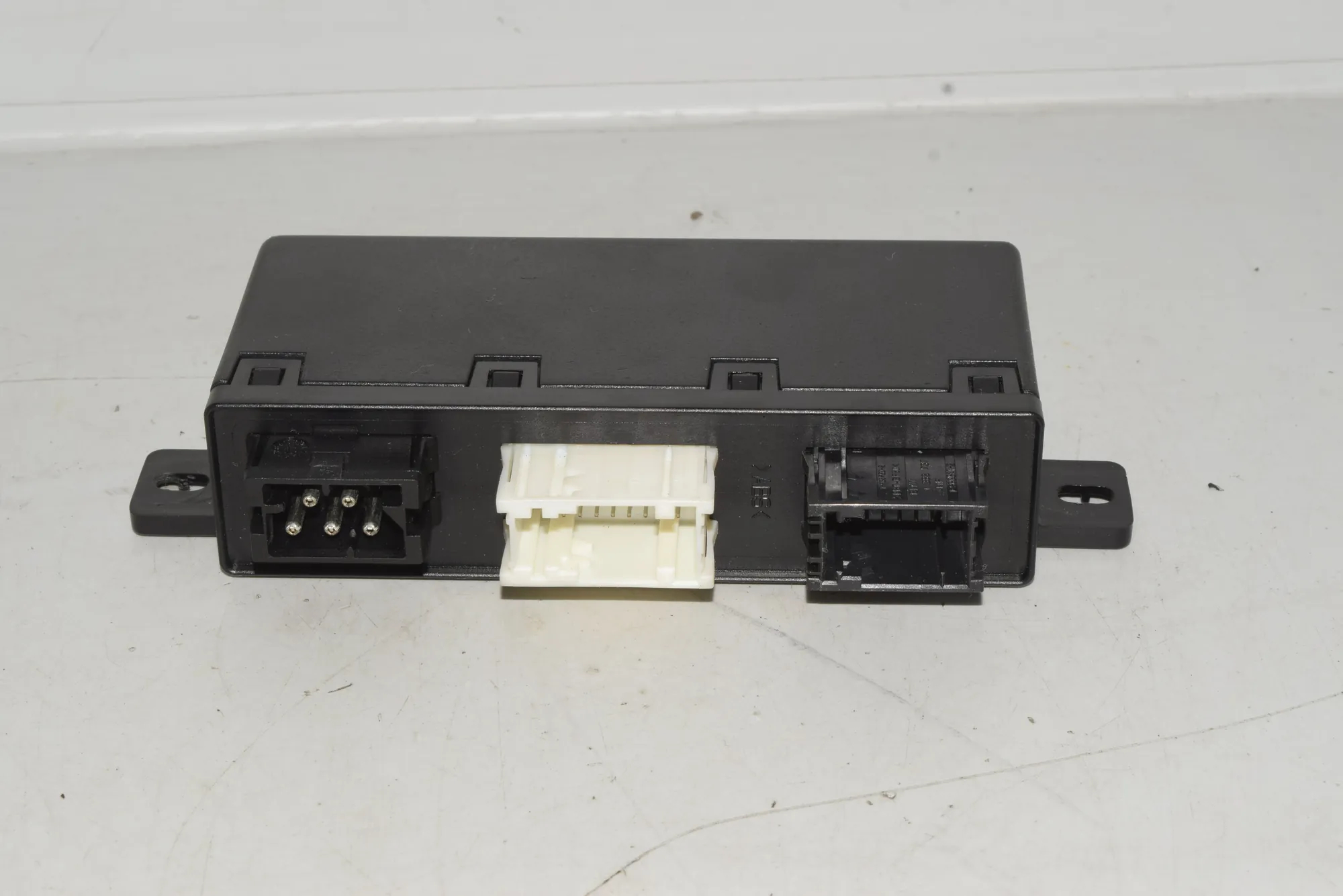 Front Left Door Control Unit – OEM 6904254 · BMW 5 (E39) 535 i 2001