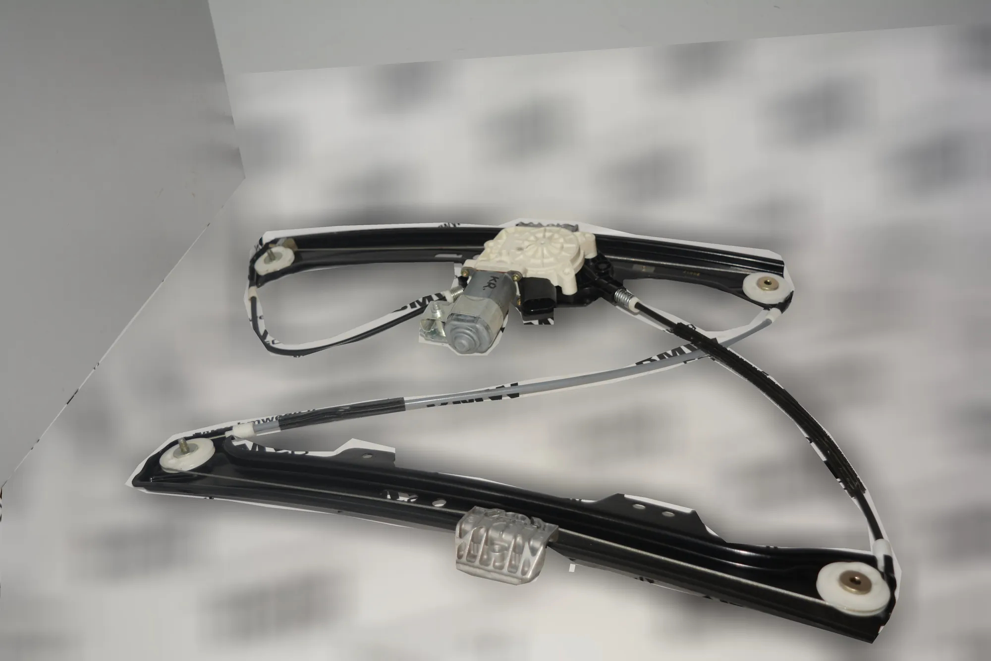 Front Left Door Window Regulator – OEM 7075667 · BMW 5 (E60) BMW 5 (E60) 2003