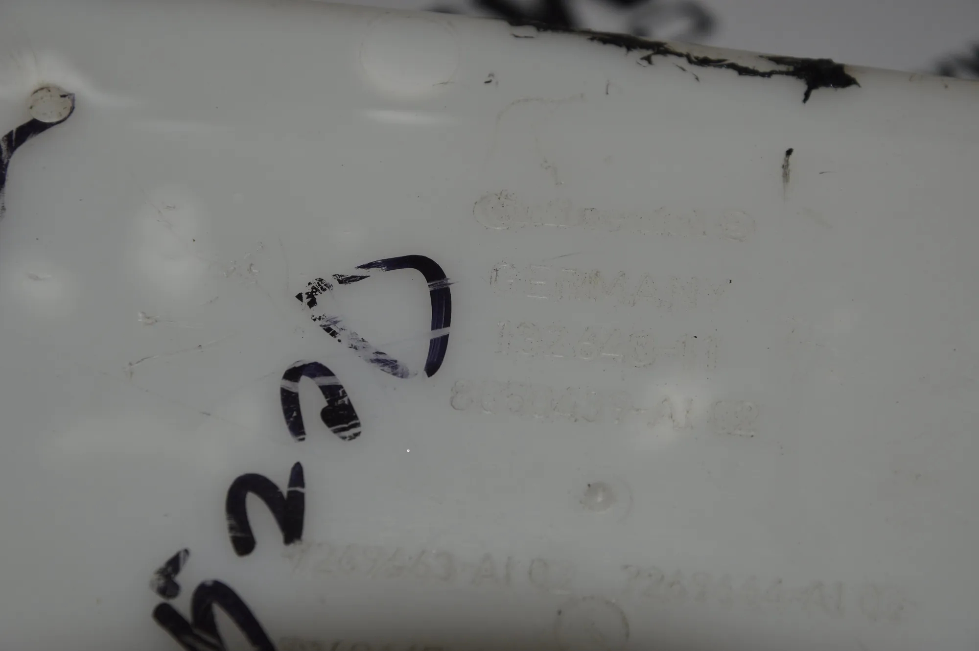 Window Washer Tank – OEM 8050439 · BMW 5 (F10) BMW 5 (F10) 2012 – 4