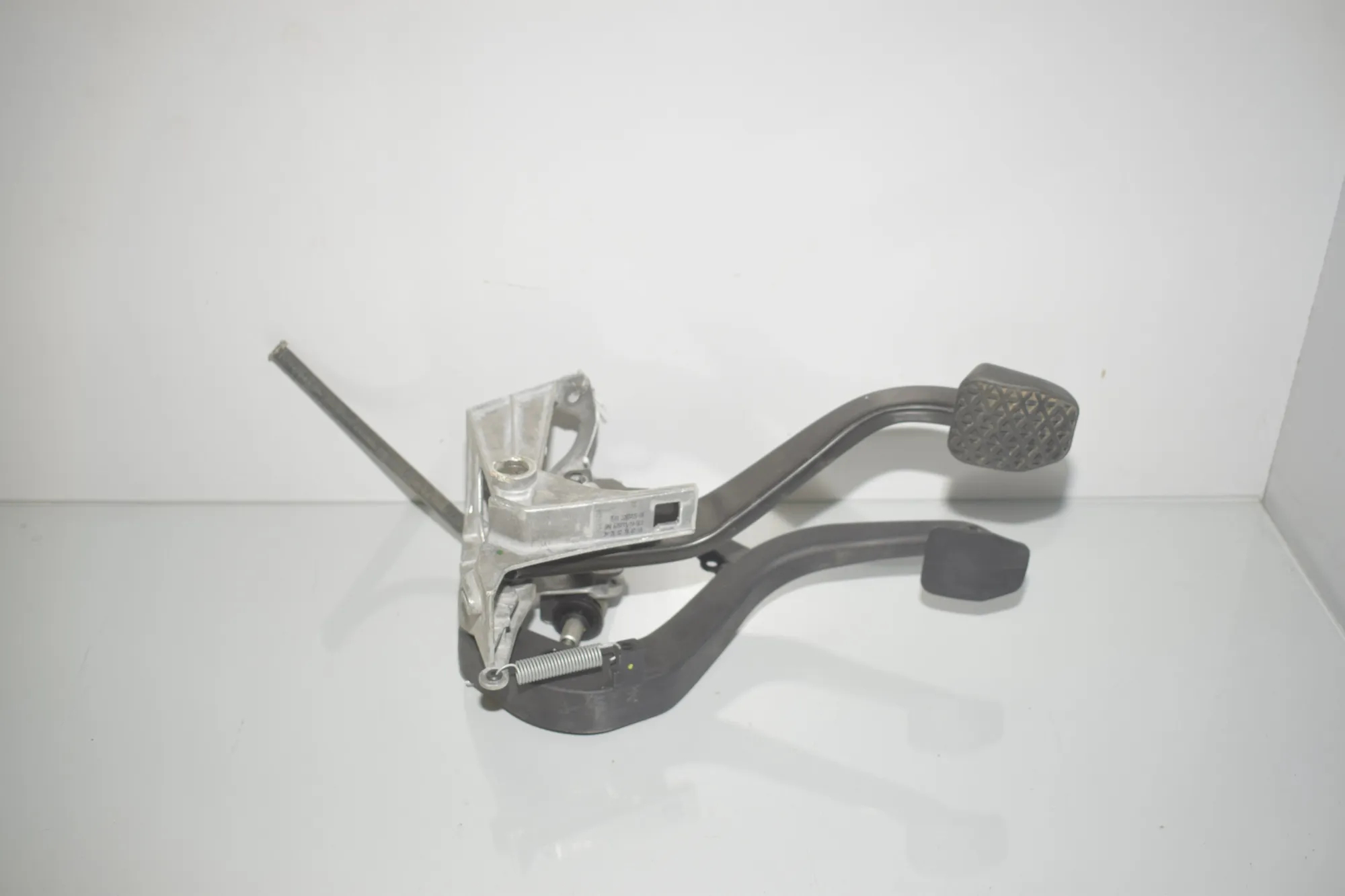 Clutch Pedal – OEM 67613102283725 · BMW X1 (E84) BMW X1 (E84) 2010
