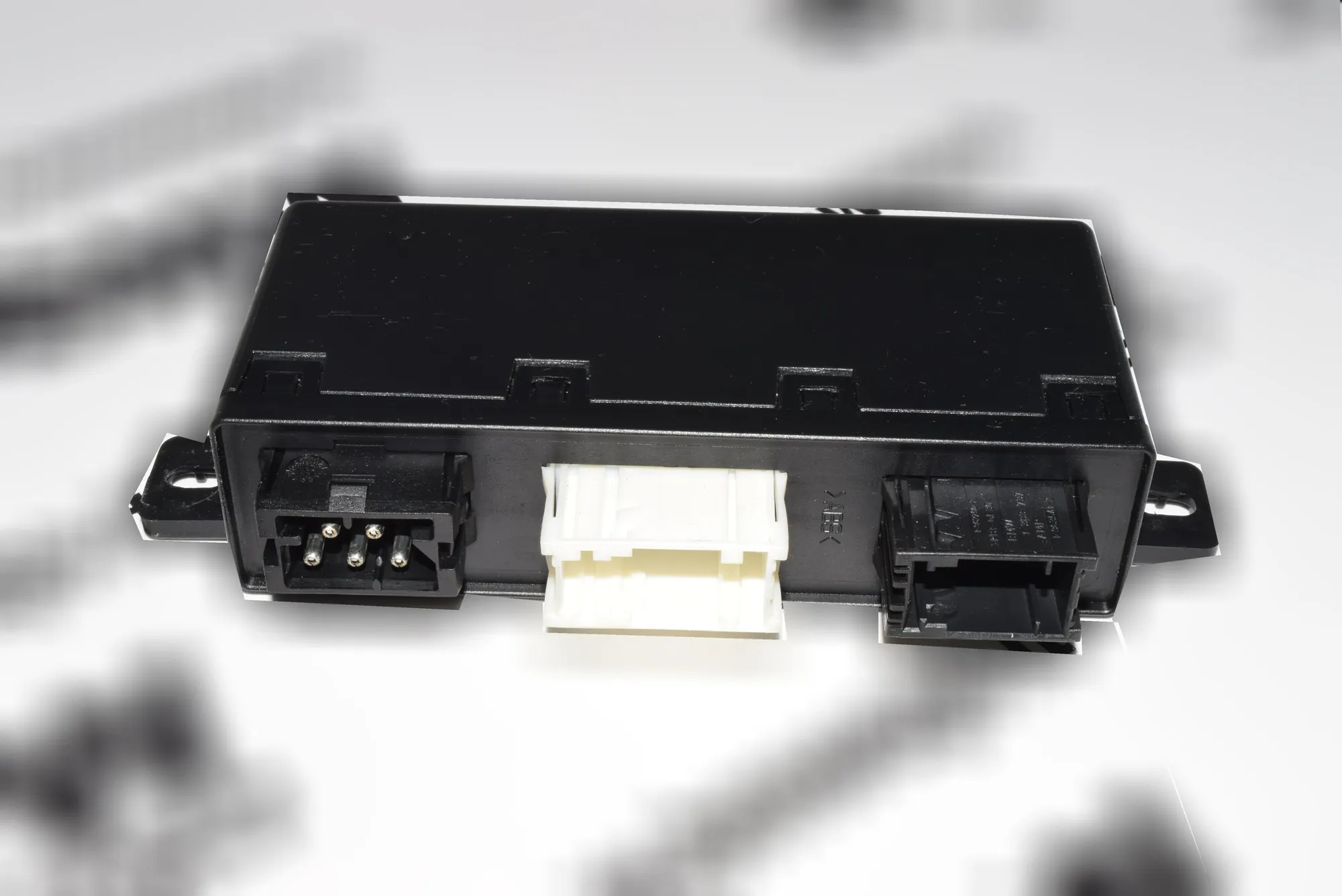 Front Right Door Control Unit – OEM 6904254 · BMW 5 (E39) 525 i 2001