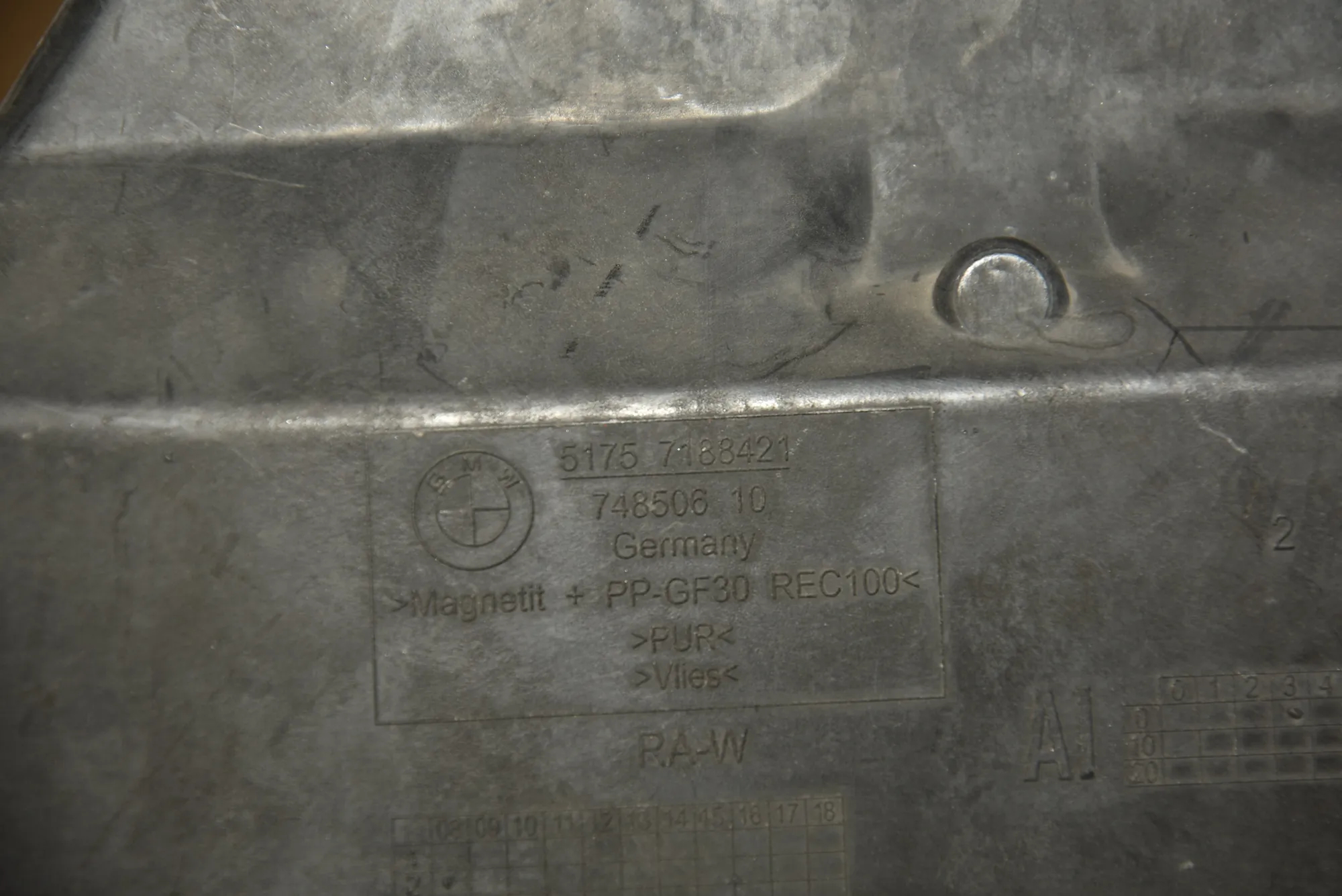 Other Body Parts – OEM 7188421 · BMW 7 (F01, F02) BMW 7 (F01, F02) 2008 – 5