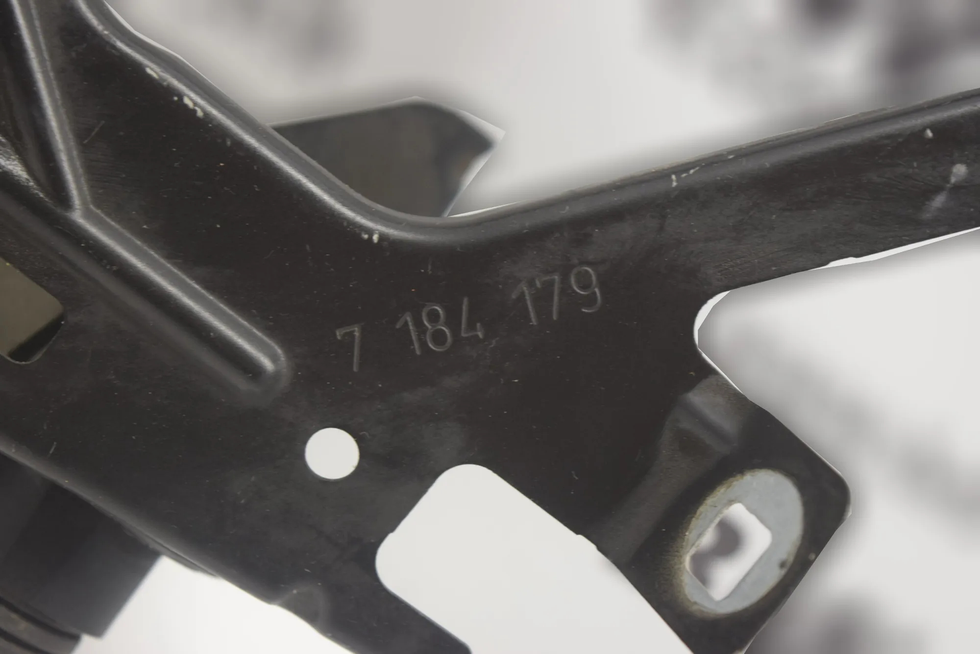 Other Body Parts – OEM 7184179 · BMW 7 (F01, F02) BMW 7 (F01, F02) 2008 – 3