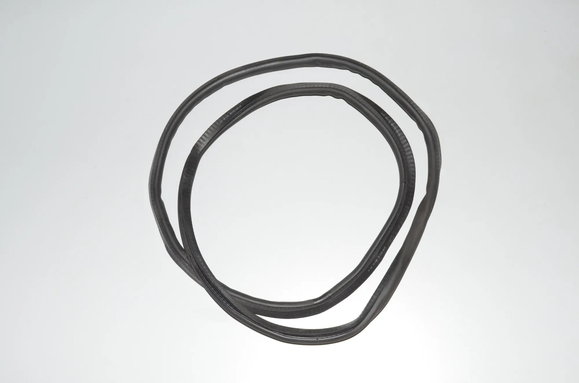 Front Left Door Seal Rubber – OEM 4445359 · BMW 7 (F01, F02) BMW 7 (F01, F02) 2008 – 3