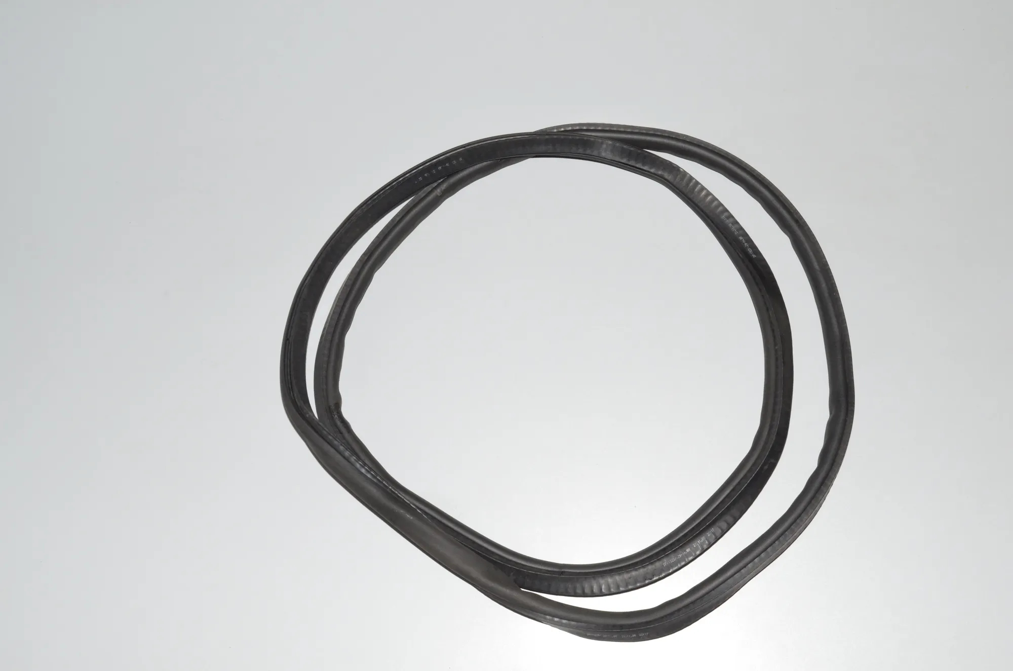 Front Left Door Seal Rubber – OEM 4445359 · BMW 7 (F01, F02) BMW 7 (F01, F02) 2008 – 2