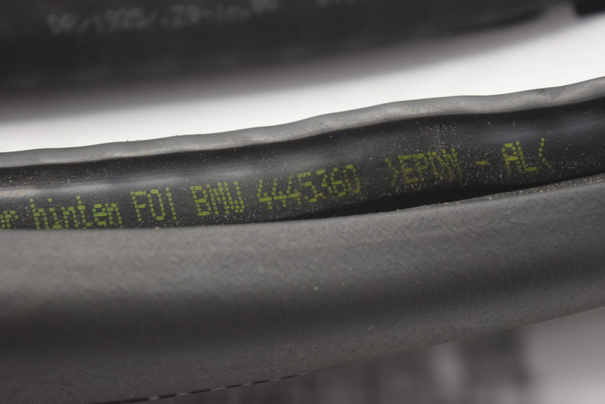 Rear Right Door Seal Rubber – OEM 4445360 · BMW 7 (F01, F02) BMW 7 (F01, F02) 2008 – 2