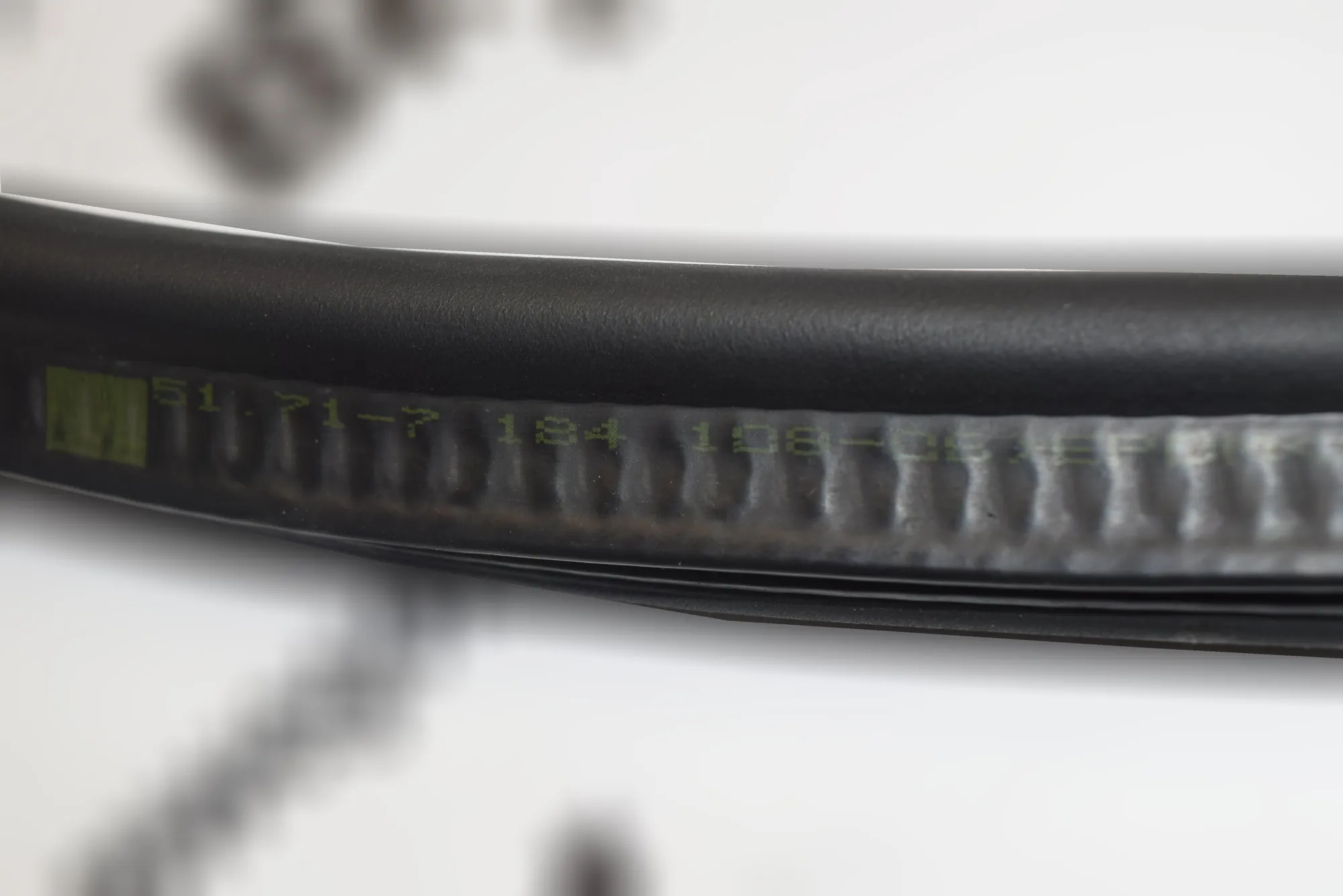 Tailgate Rubber Seal – OEM 7184108 · BMW 7 (F01, F02) BMW 7 (F01, F02) 2008 – 2