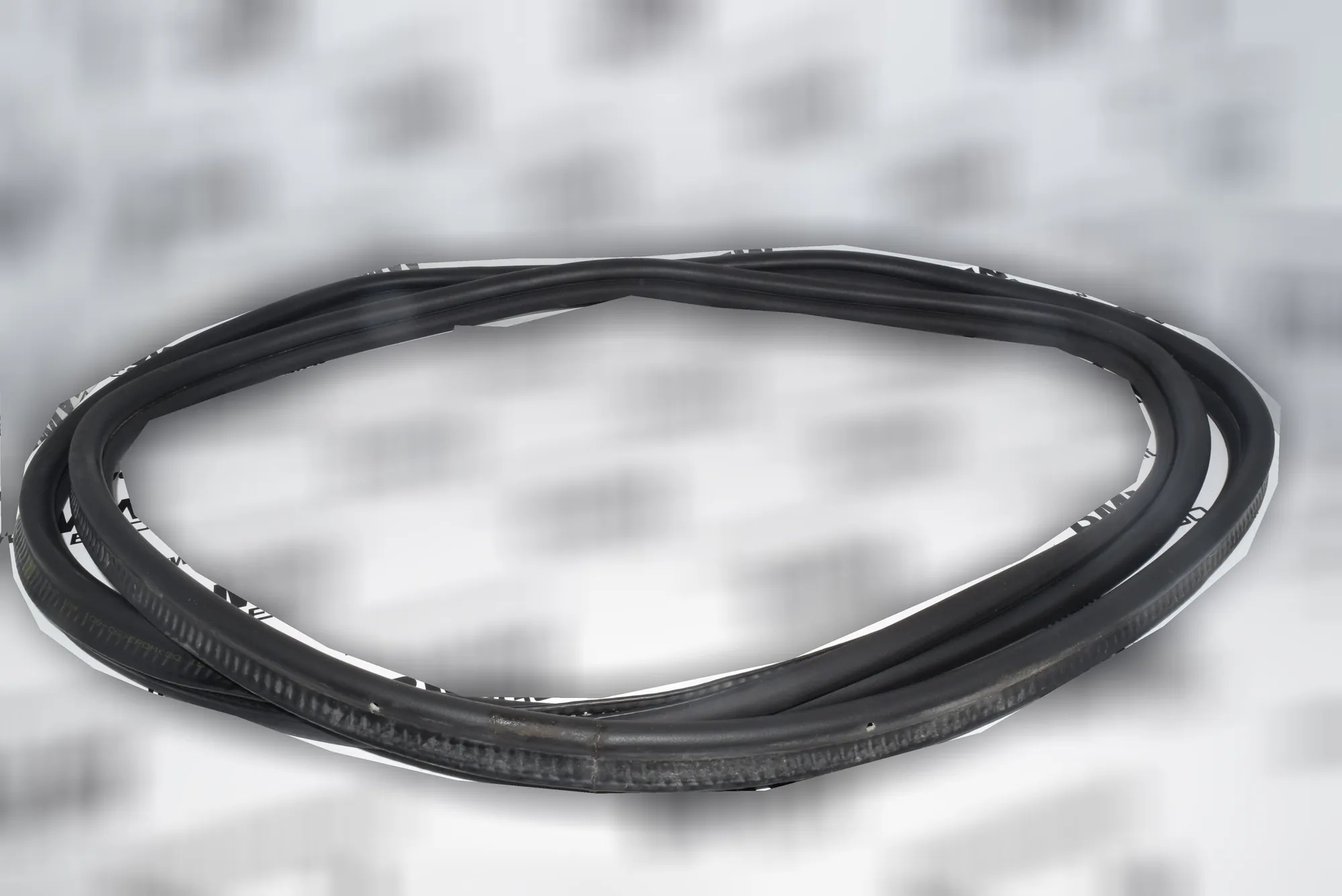 Tailgate Rubber Seal – OEM 7184108 · BMW 7 (F01, F02) BMW 7 (F01, F02) 2008