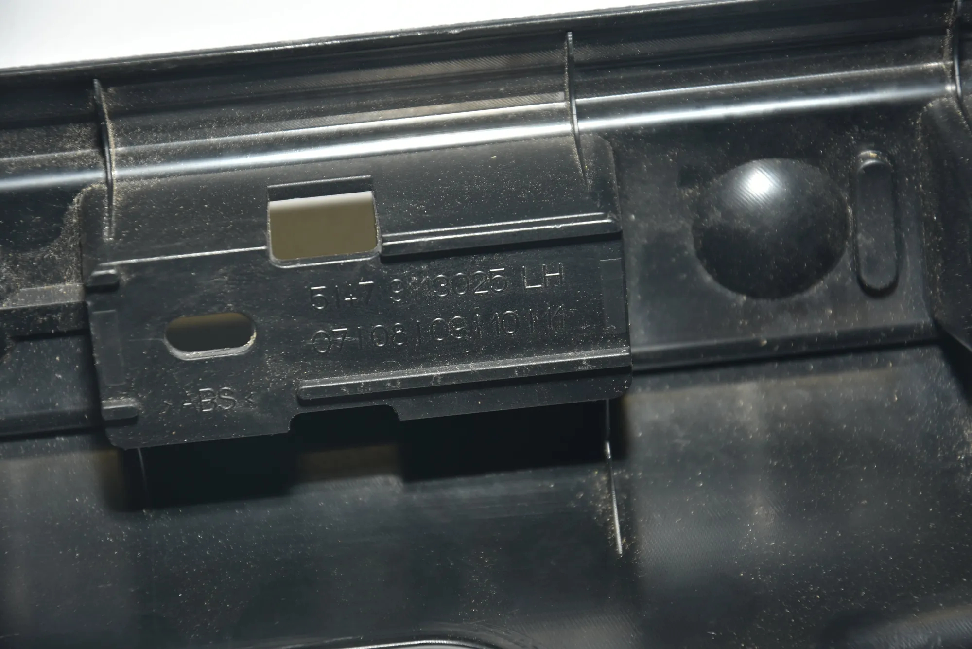 Other Body Parts – OEM 9113025 · BMW 7 (F01, F02) BMW 7 (F01, F02) 2008 – 4