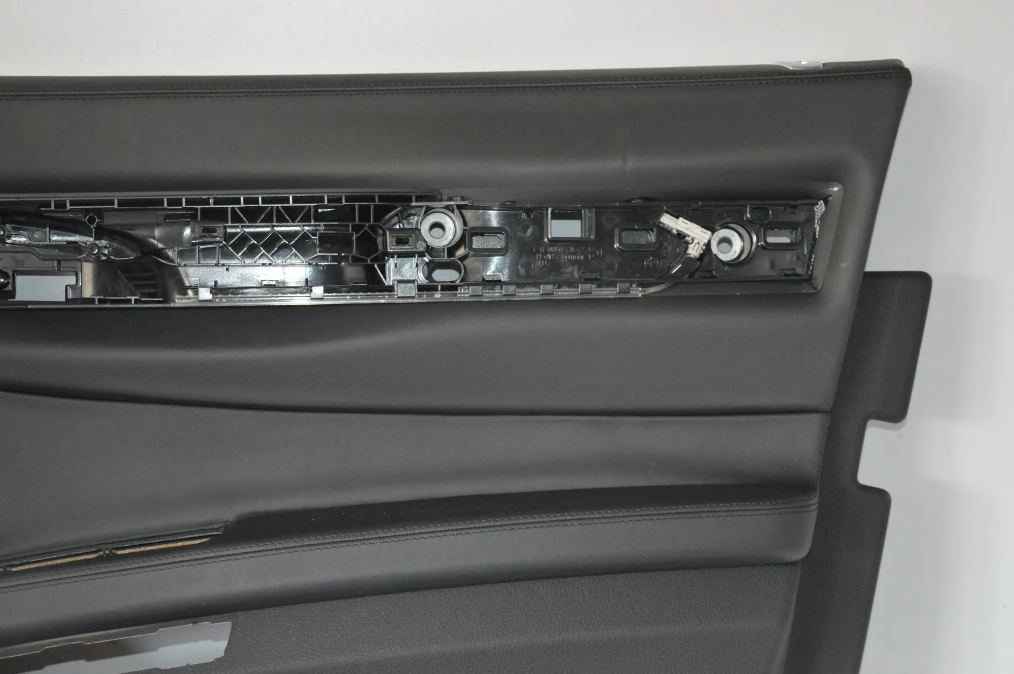 Front Right Door Panel – OEM 0014051122 · BMW 7 (F01, F02) BMW 7 (F01, F02) 2012 – 4