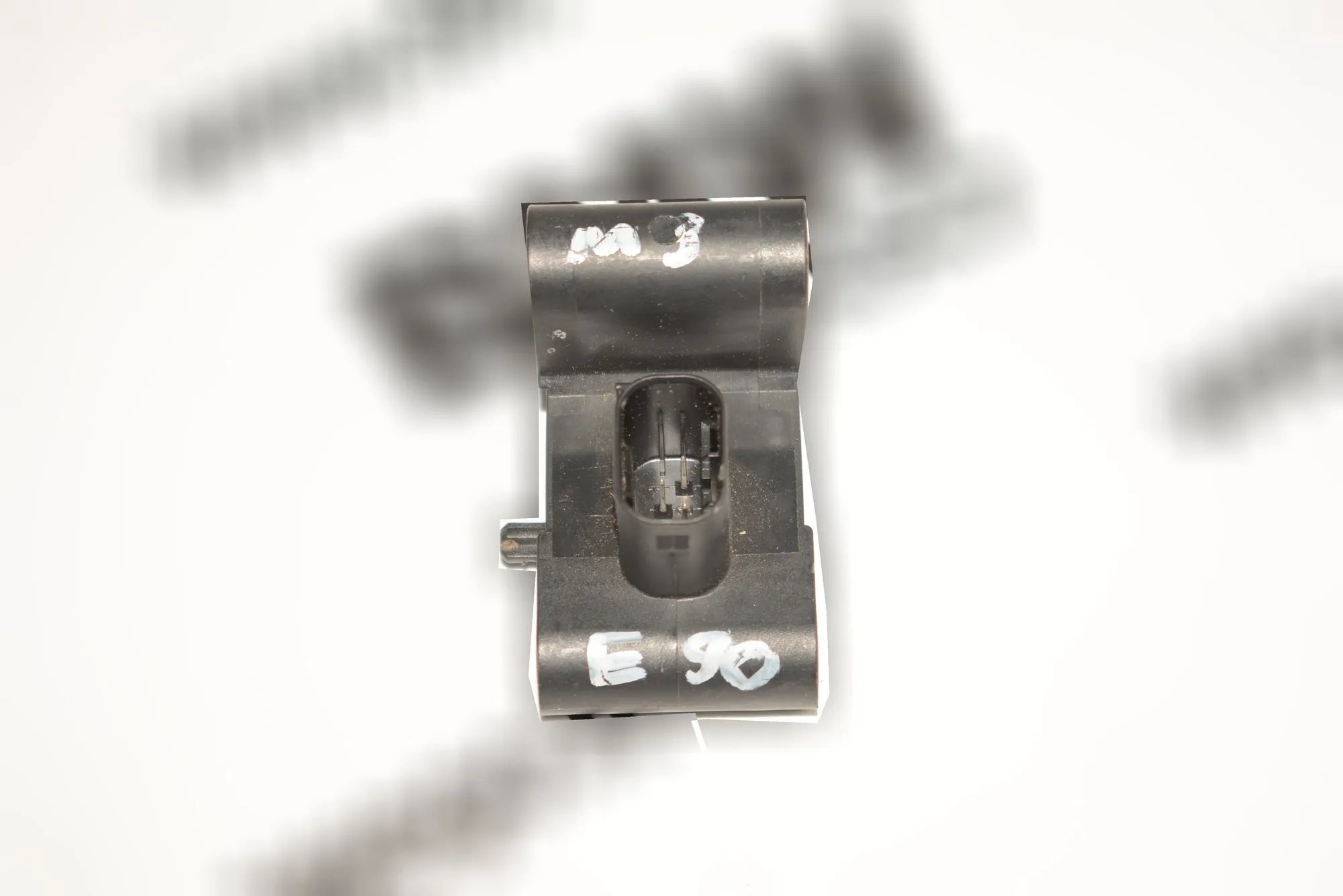 Front Right Impact Sensor – OEM 6911003 · BMW 3 (E90) BMW 3 (E90) 2006