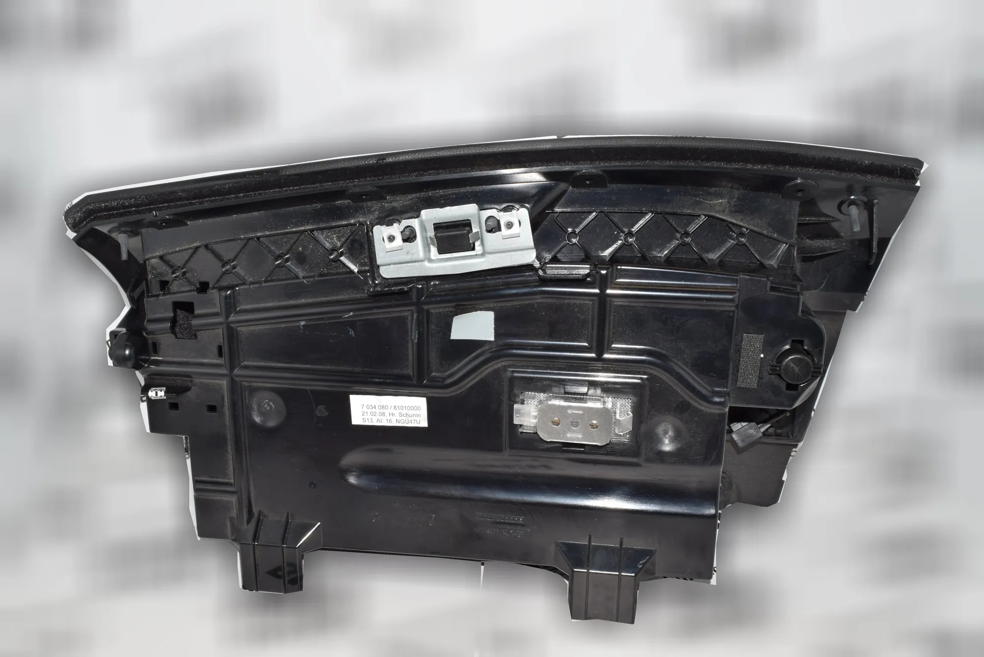 Glove Compartment – OEM 7034080 · BMW 5 Touring (E61) BMW 5 Touring (E61) 2008 – 6