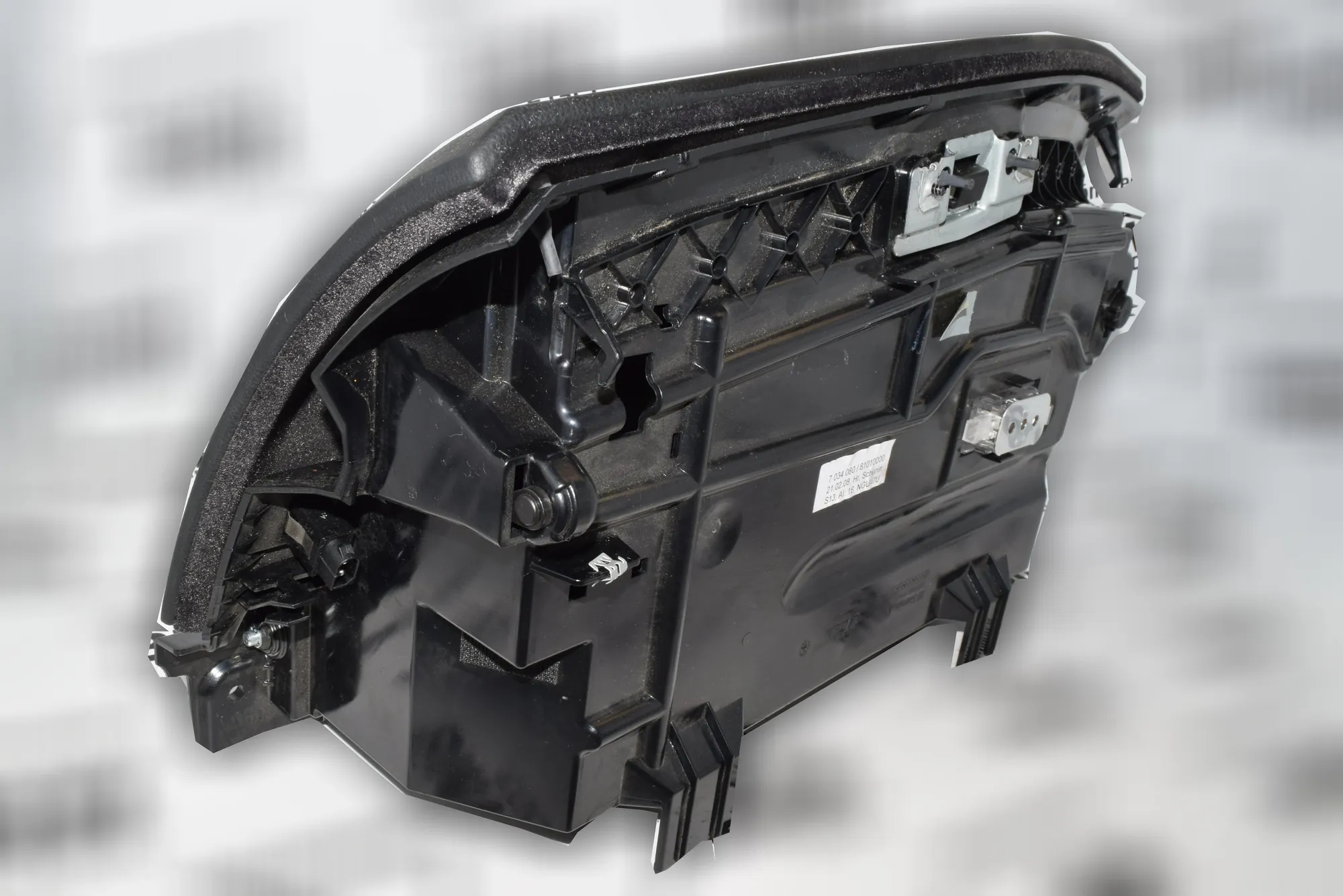 Glove Compartment – OEM 7034080 · BMW 5 Touring (E61) BMW 5 Touring (E61) 2008 – 4