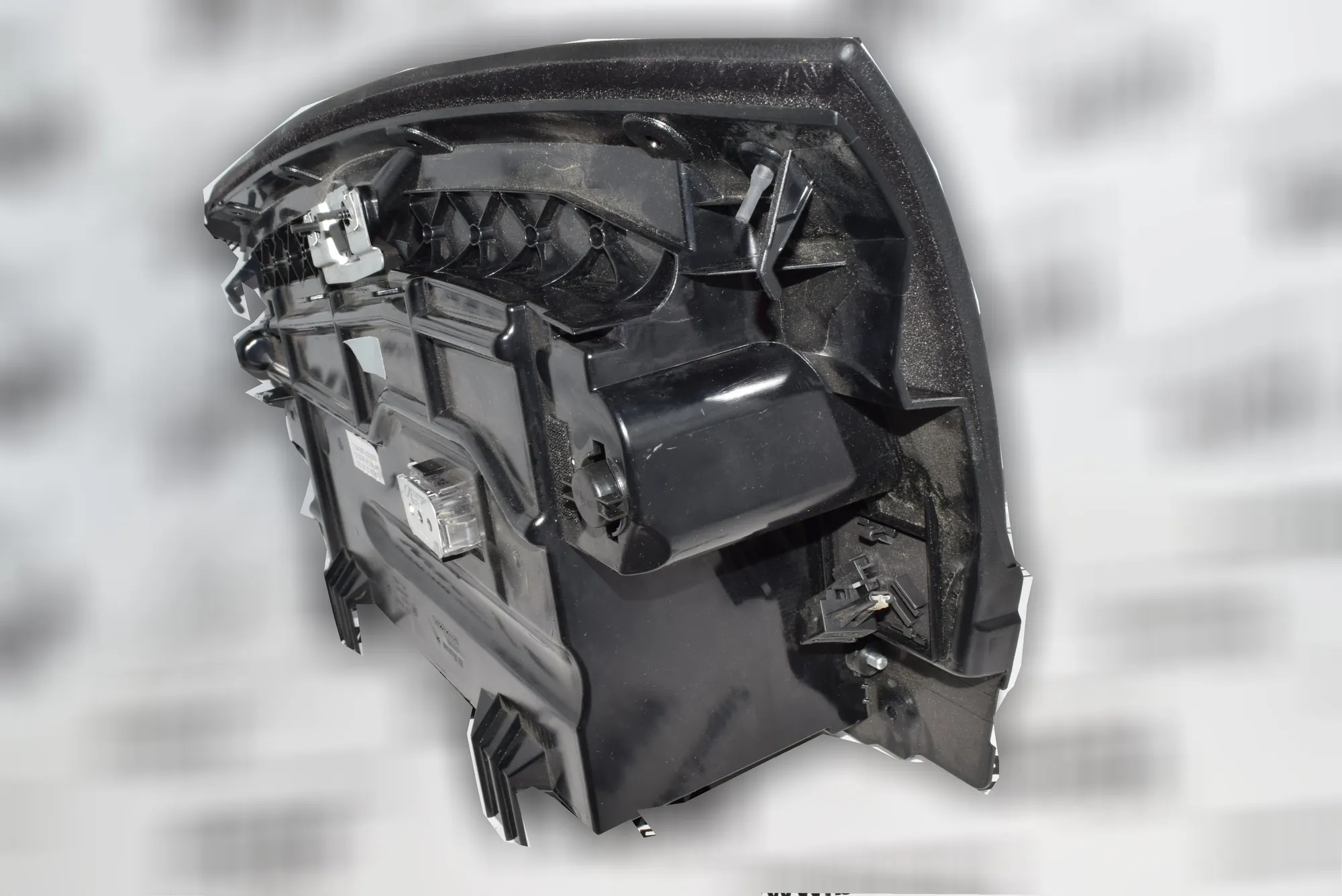 Glove Compartment – OEM 7034080 · BMW 5 Touring (E61) BMW 5 Touring (E61) 2008 – 3