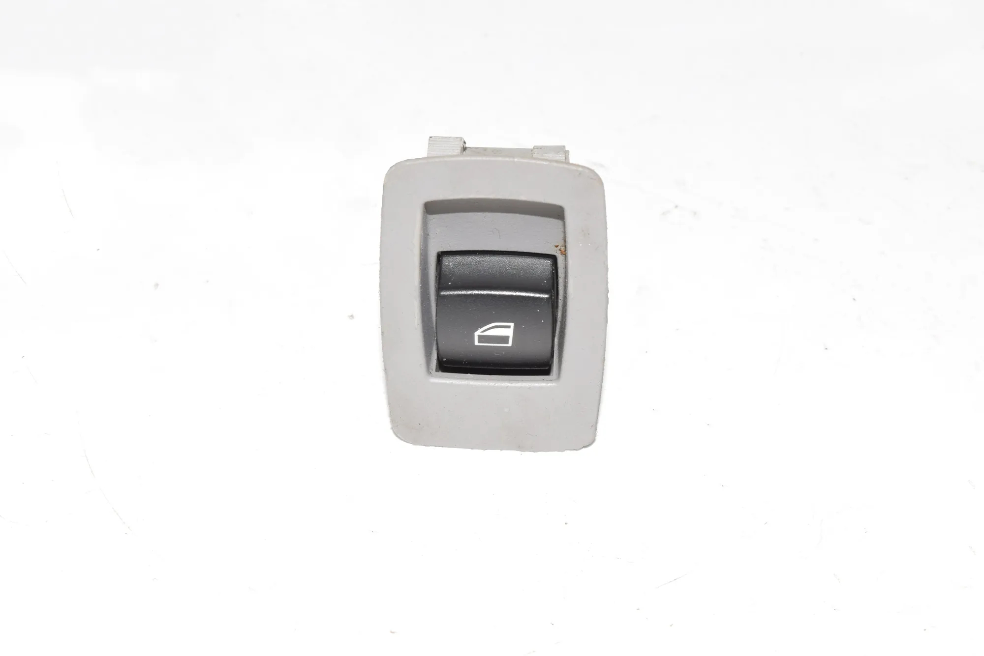 Rear Left Door Window Switch – OEM 69458756935534 · BMW 3 (E90) BMW 3 (E90) 2006