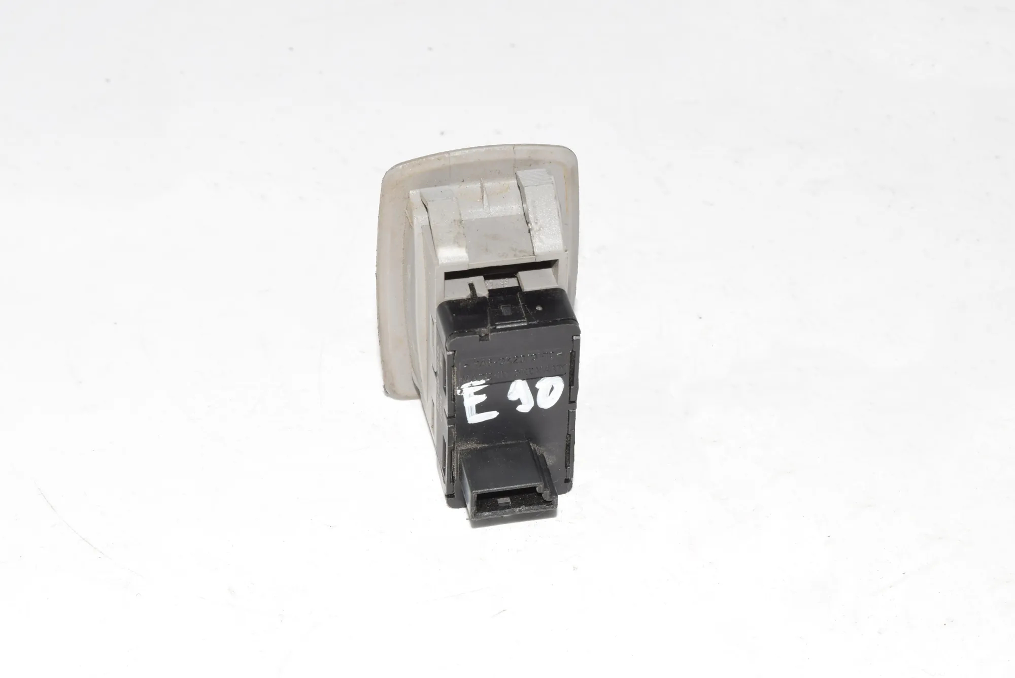 Rear Left Door Window Switch – OEM 69458756935534 · BMW 3 (E90) BMW 3 (E90) 2006 – 2