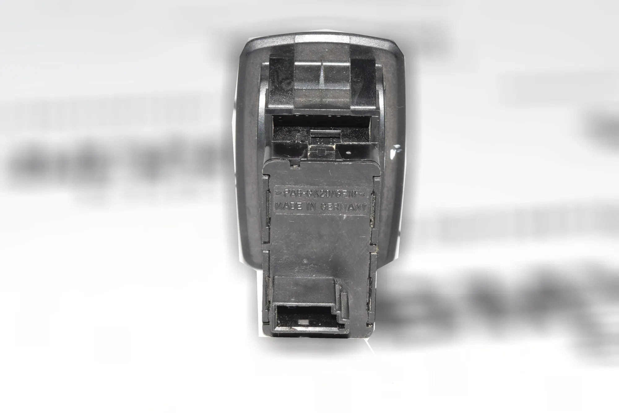 Rear Right Door Window Switch – OEM 69458746935534 · BMW 3 (E90) BMW 3 (E90) 2006 – 2