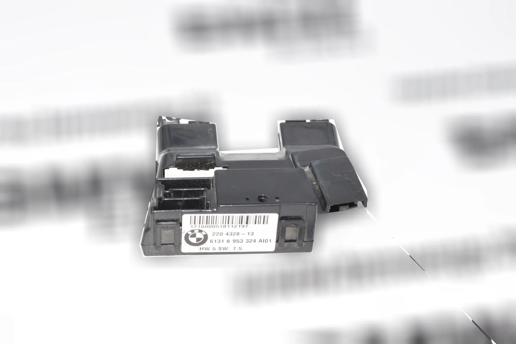 Other Control Units – OEM 6953324 · BMW 5 (E60) BMW 5 (E60) 2005