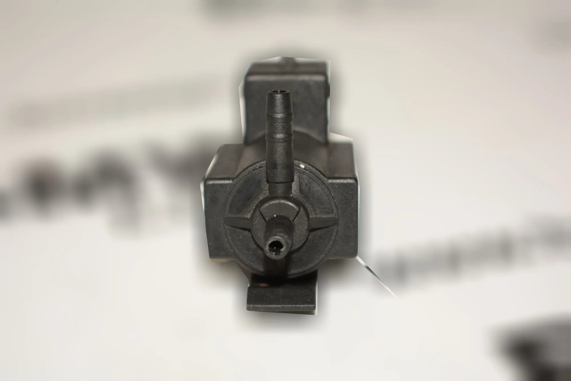 Solenoid Valve – OEM 1742712 · BMW 5 (E39) BMW 5 (E39) 1999