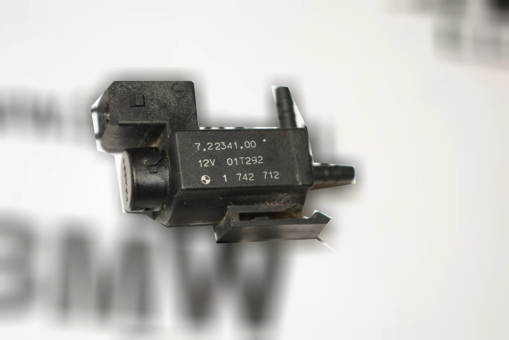 Solenoid Valve – OEM 1742712 · BMW 5 (E39) BMW 5 (E39) 1999 – 2