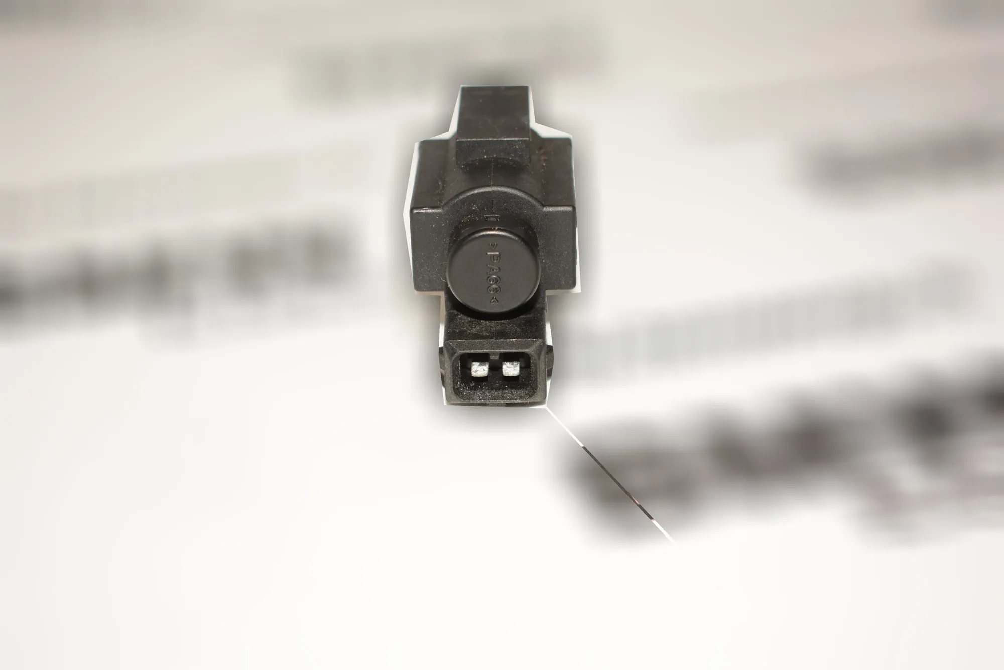Solenoid Valve – OEM 1742712 · BMW 5 (E39) BMW 5 (E39) 1999 – 3