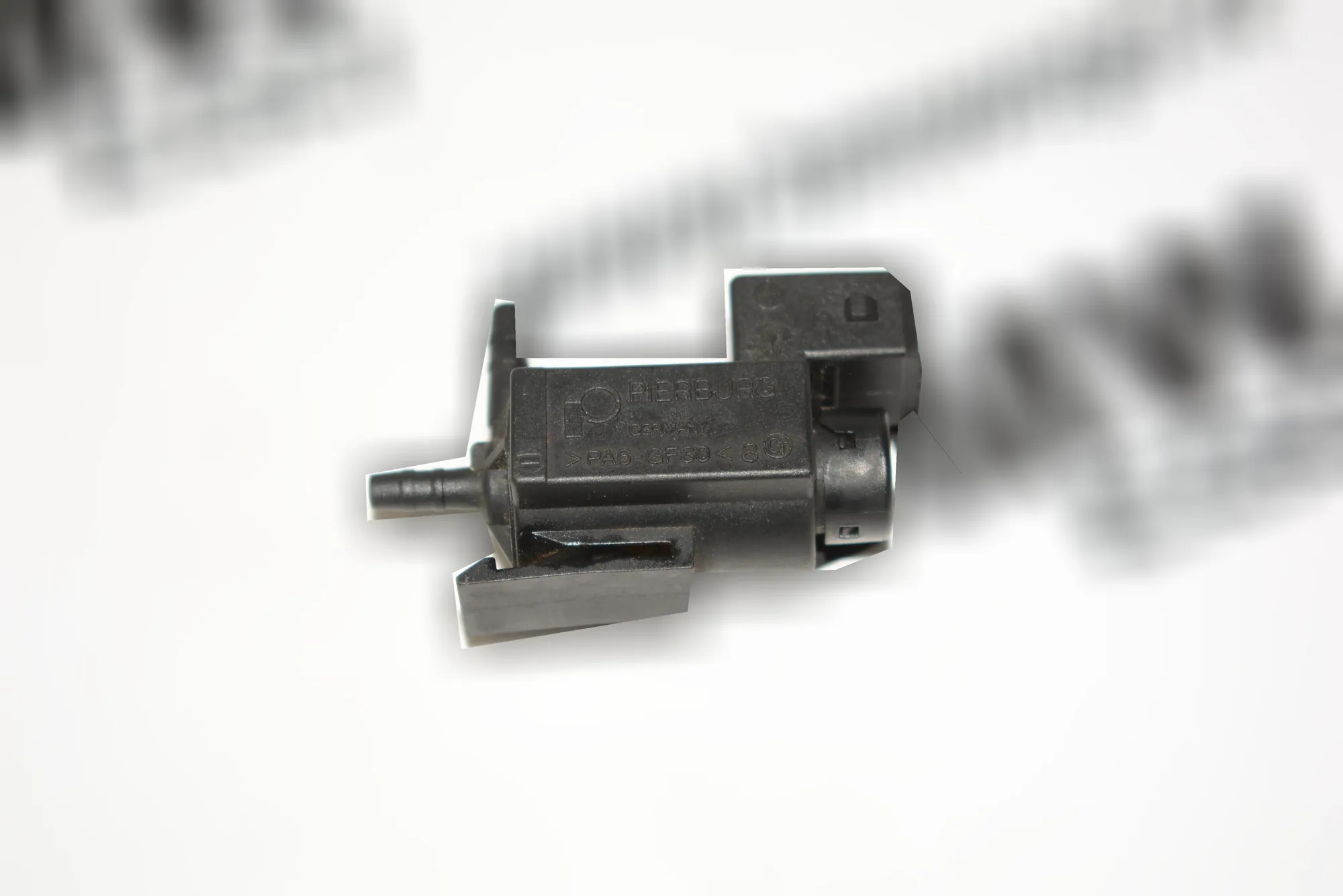 Solenoid Valve – OEM 1742712 · BMW 5 (E39) BMW 5 (E39) 1999 – 2