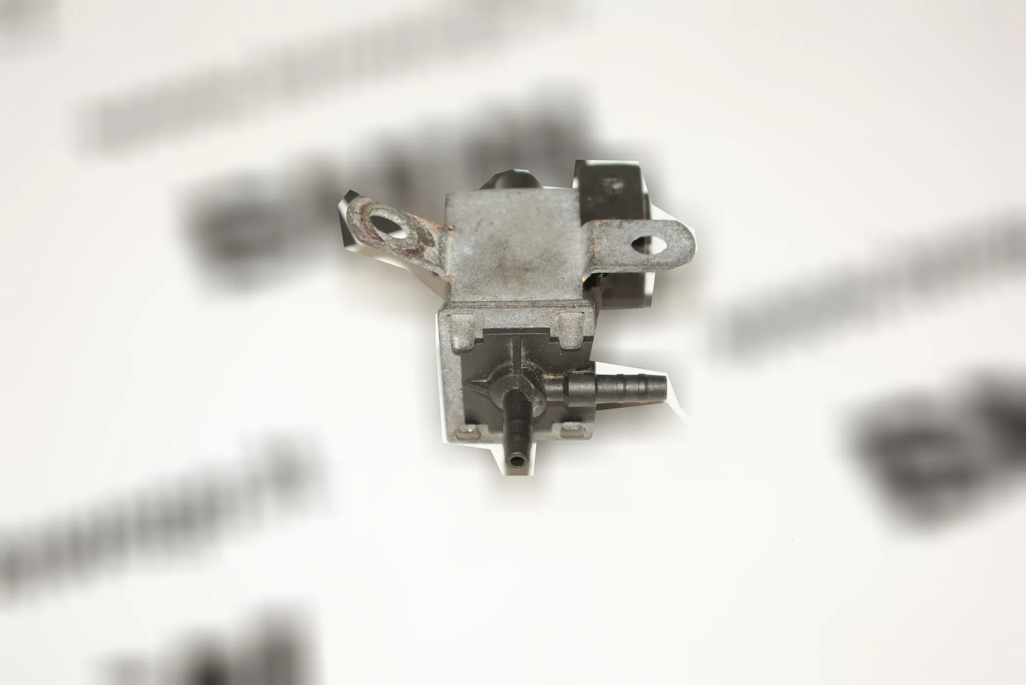 Solenoid Valve – OEM 1742711 · BMW 5 (E39) BMW 5 (E39) 1999