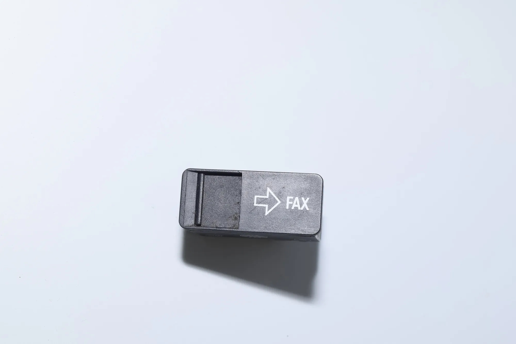 USB/AUX-In Socket Port – OEM 8381053 · BMW 7 (E38) 1999