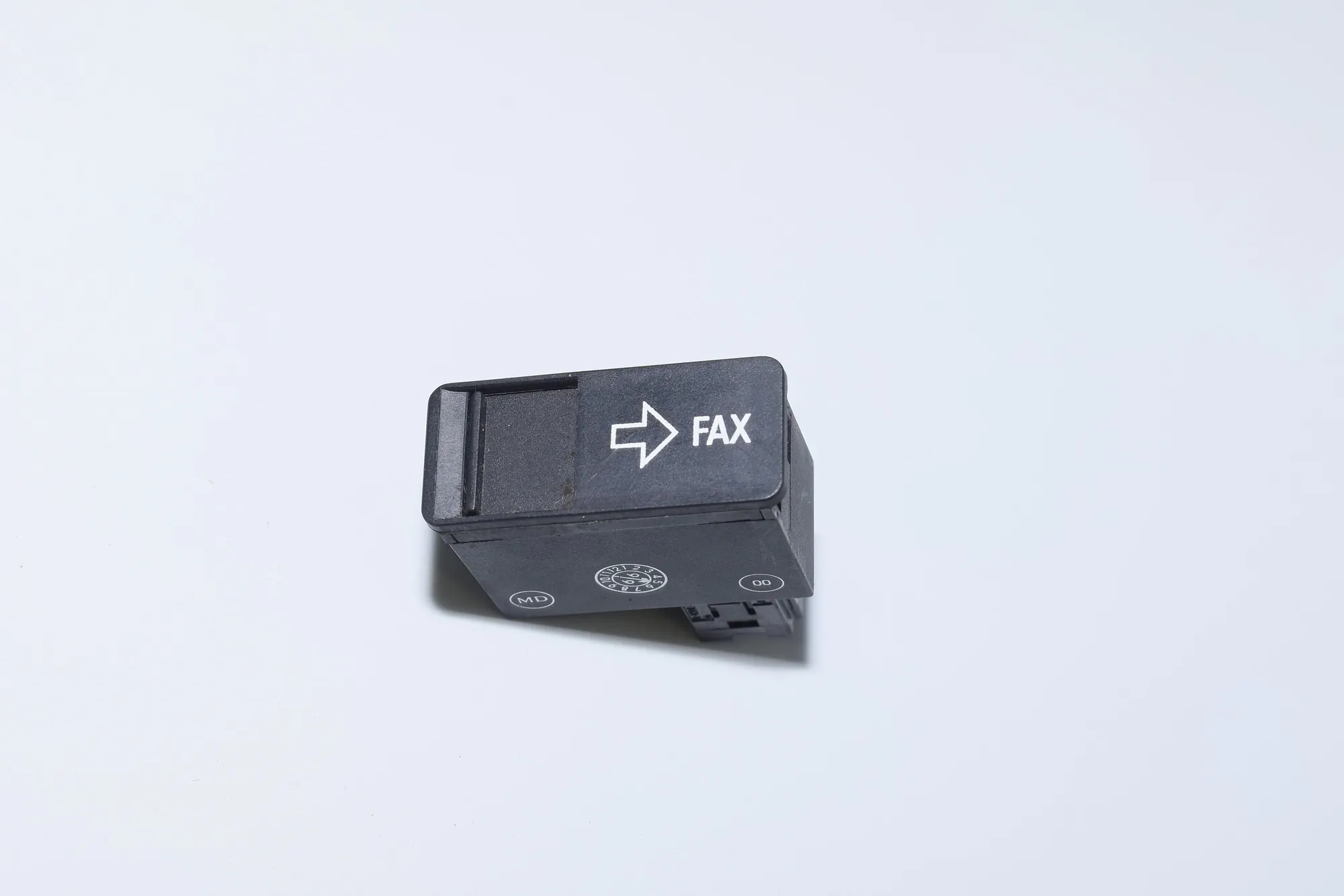 USB/AUX-In Socket Port – OEM 8381053 · BMW 7 (E38) 1999 – 5