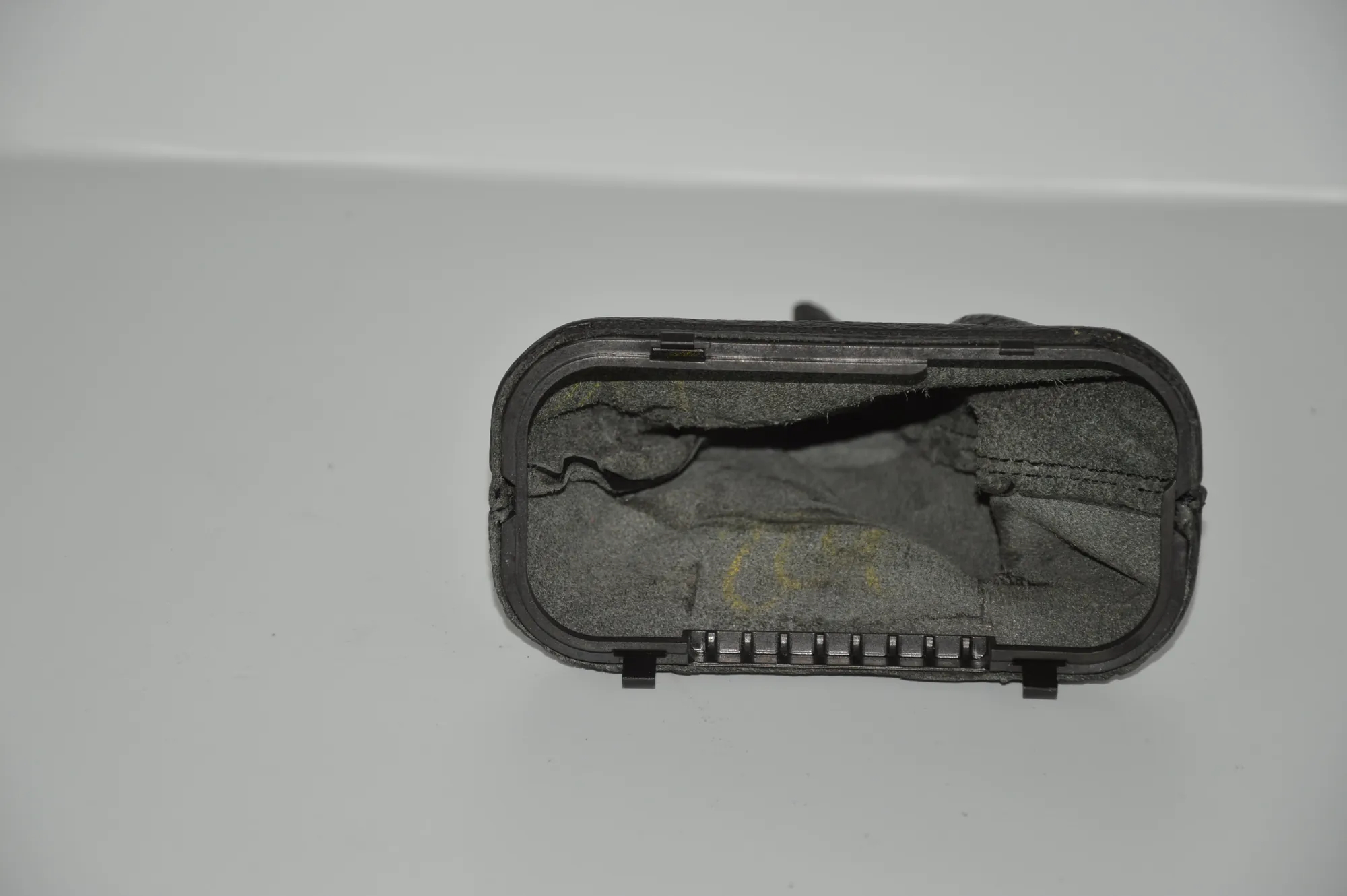 Gear Shifting Level Plastic Trim – OEM 1422113 · BMW 5 (E39) 530 i 2001 – 3
