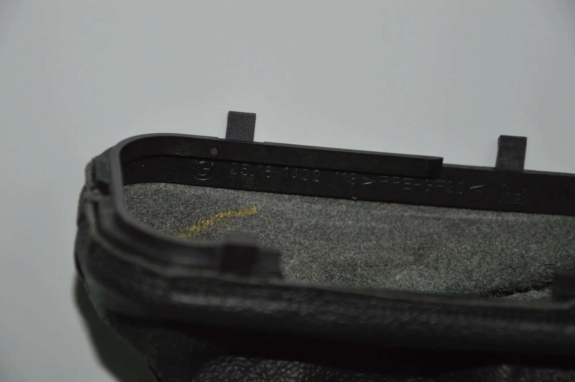 Gear Shifting Level Plastic Trim – OEM 1422113 · BMW 5 (E39) 530 i 2001 – 4