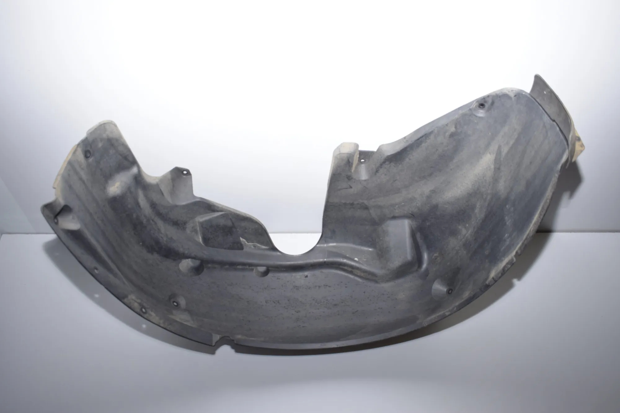 Rear Left Arch Liner – OEM 7009717 · BMW 6 (E63) 645 Ci 2004
