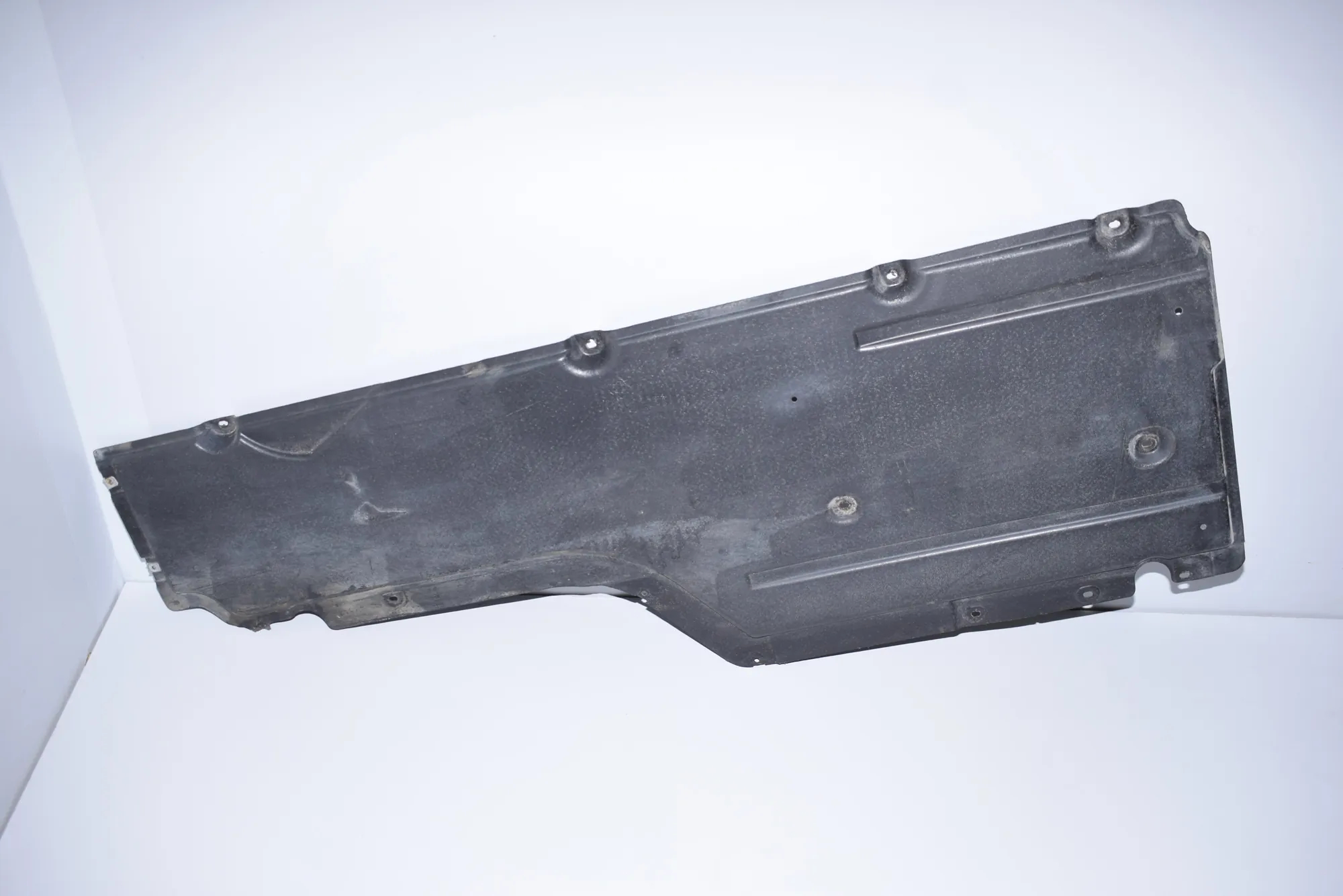 Right Side Underbody Cover – OEM 7485061 · BMW 6 (E63) 645 Ci 2004