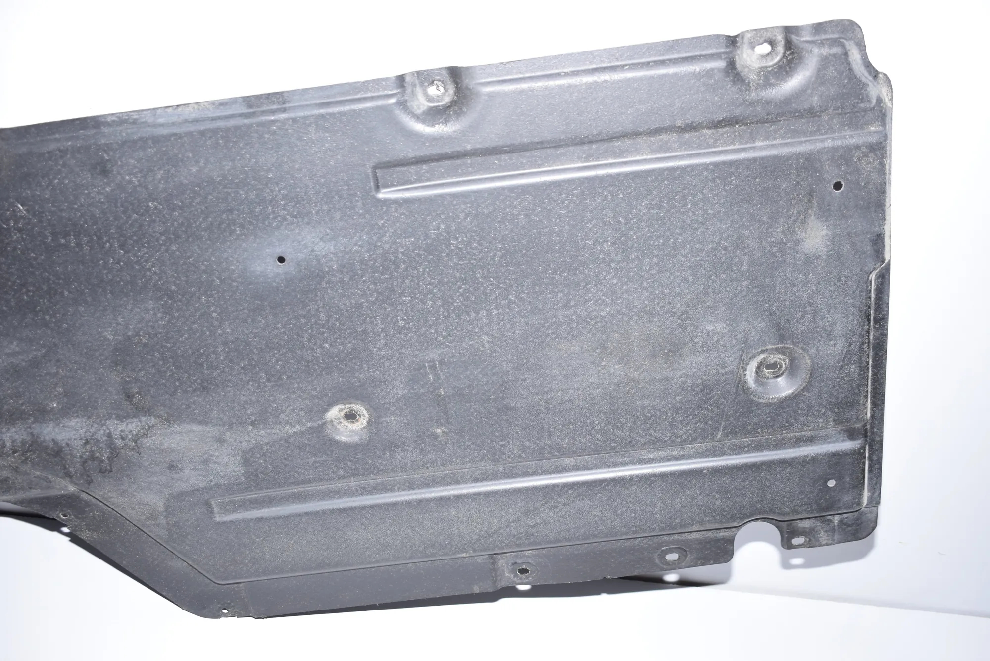 Right Side Underbody Cover – OEM 7485061 · BMW 6 (E63) 645 Ci 2004 – 6