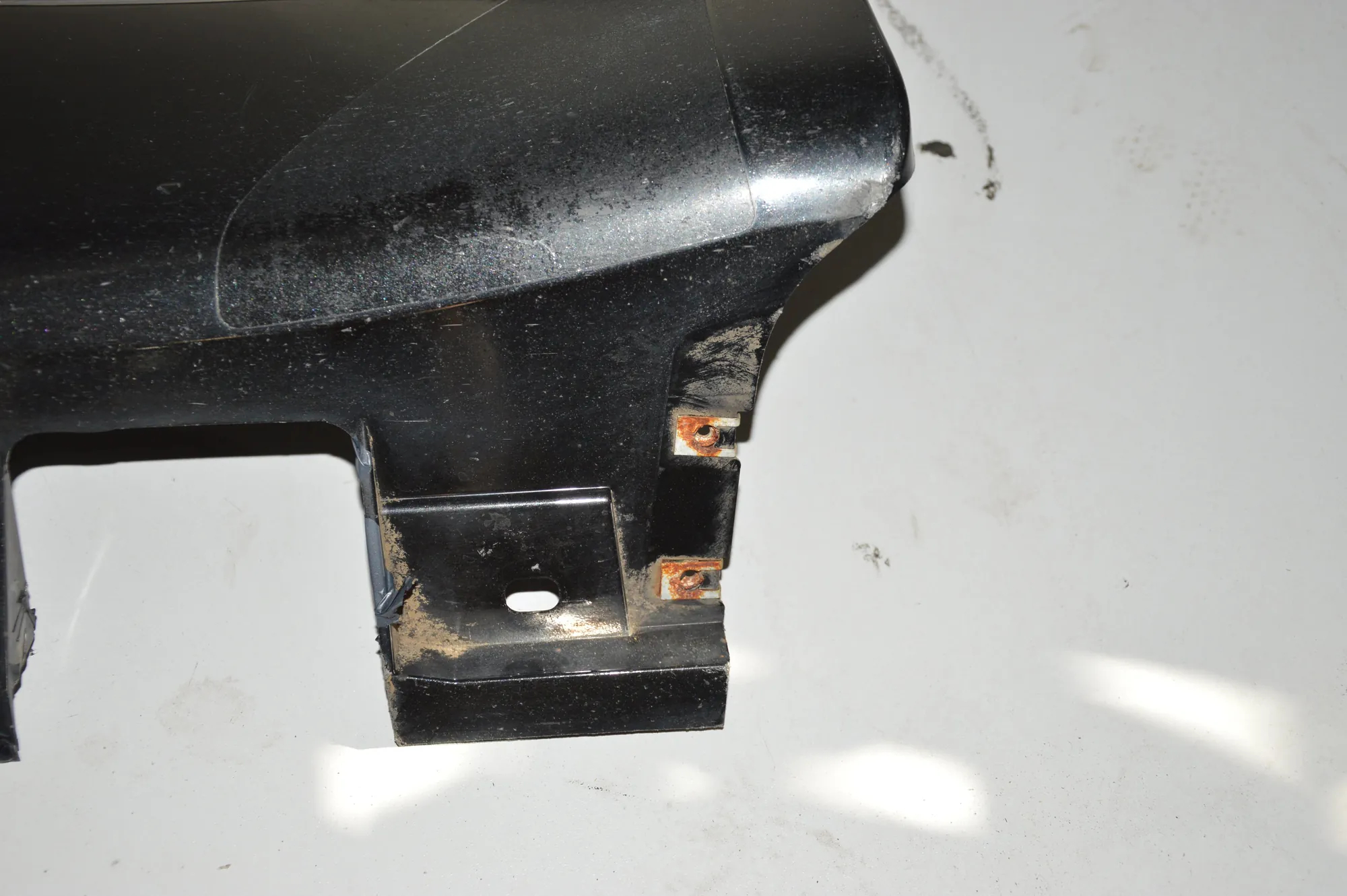 Left Side Plastic Sideskirt Cover – OEM 7008855 · BMW 6 (E63) 645 Ci 2004 – 5