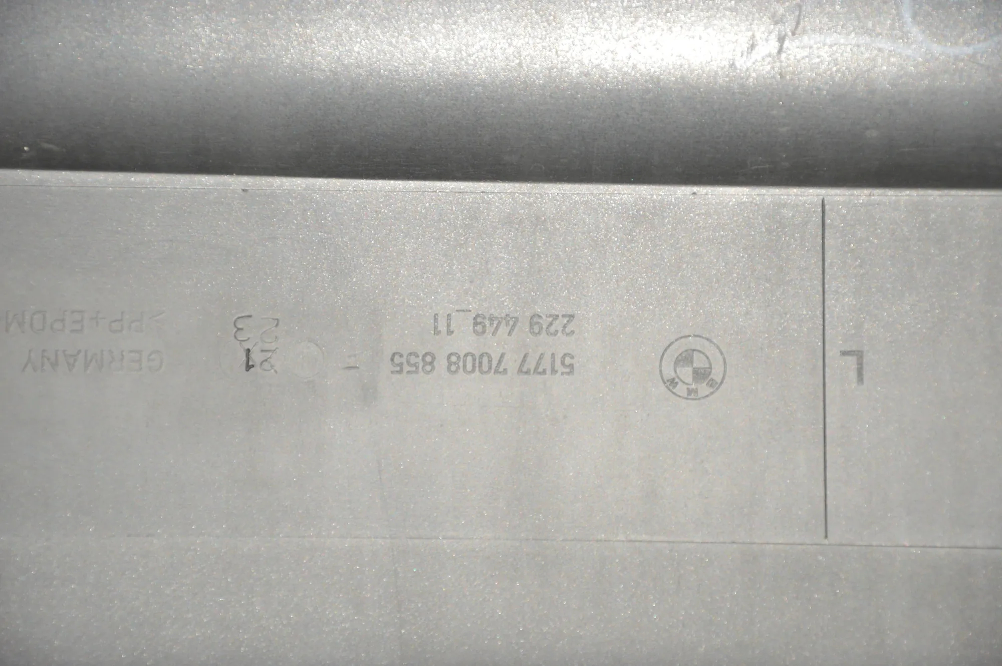 Left Side Plastic Sideskirt Cover – OEM 7008855 · BMW 6 (E63) 645 Ci 2004 – 2