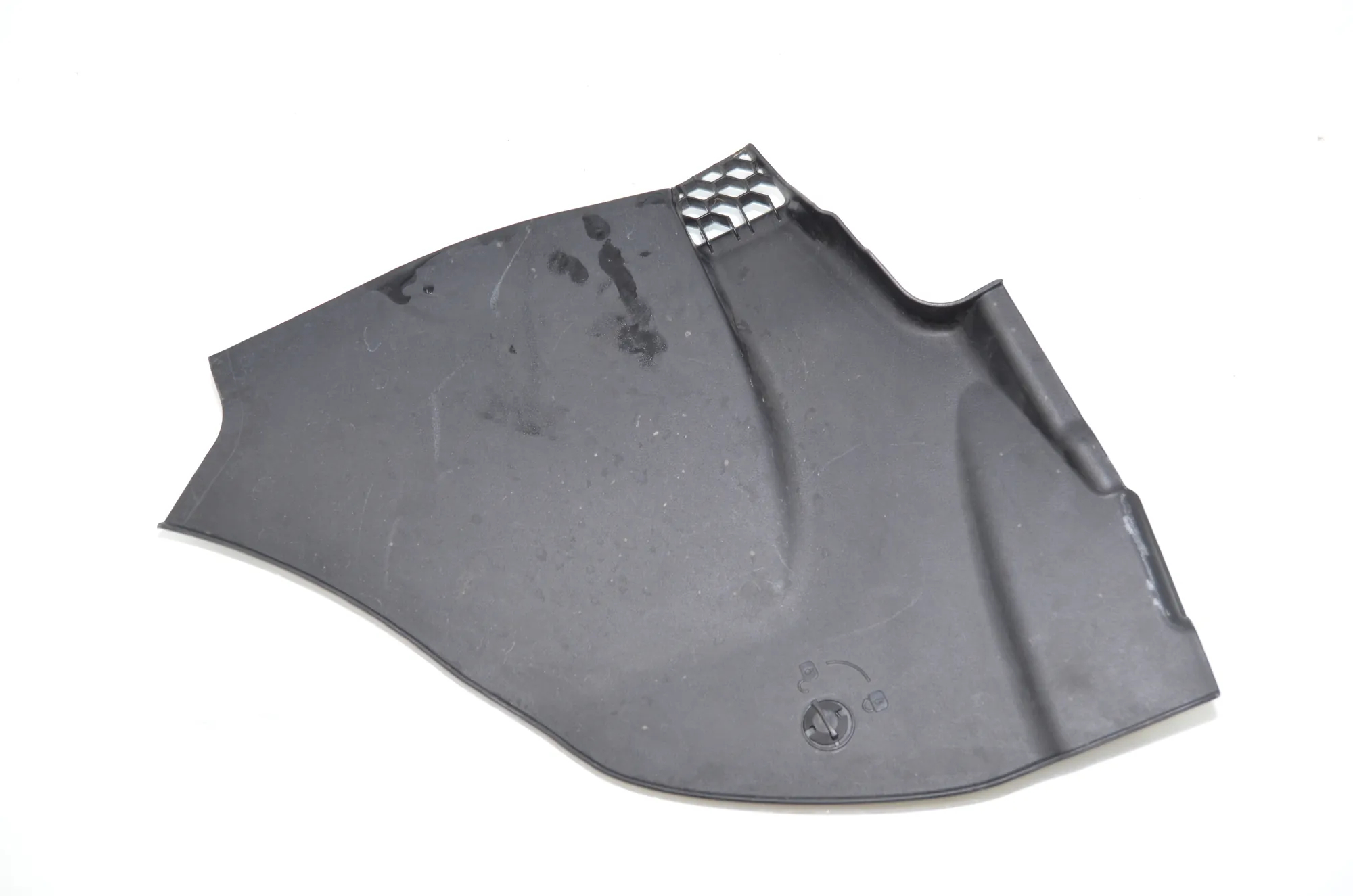 Front Wiper Cowl Trim – OEM 7357239 · BMW 7 (G11, G12) 750 d, Ld xDrive 2016 – 2