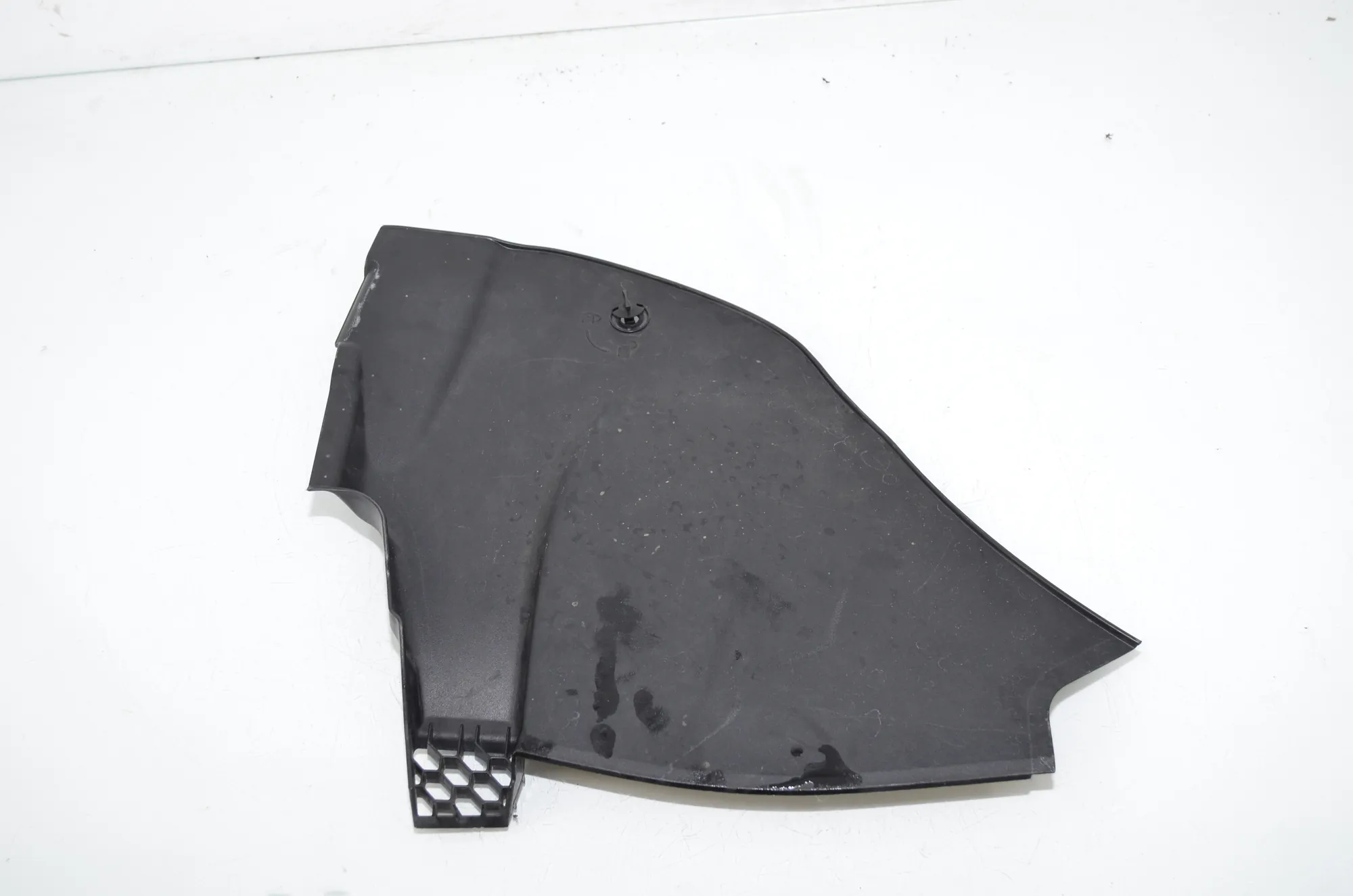 Front Wiper Cowl Trim – OEM 7357239 · BMW 7 (G11, G12) 750 d, Ld xDrive 2016