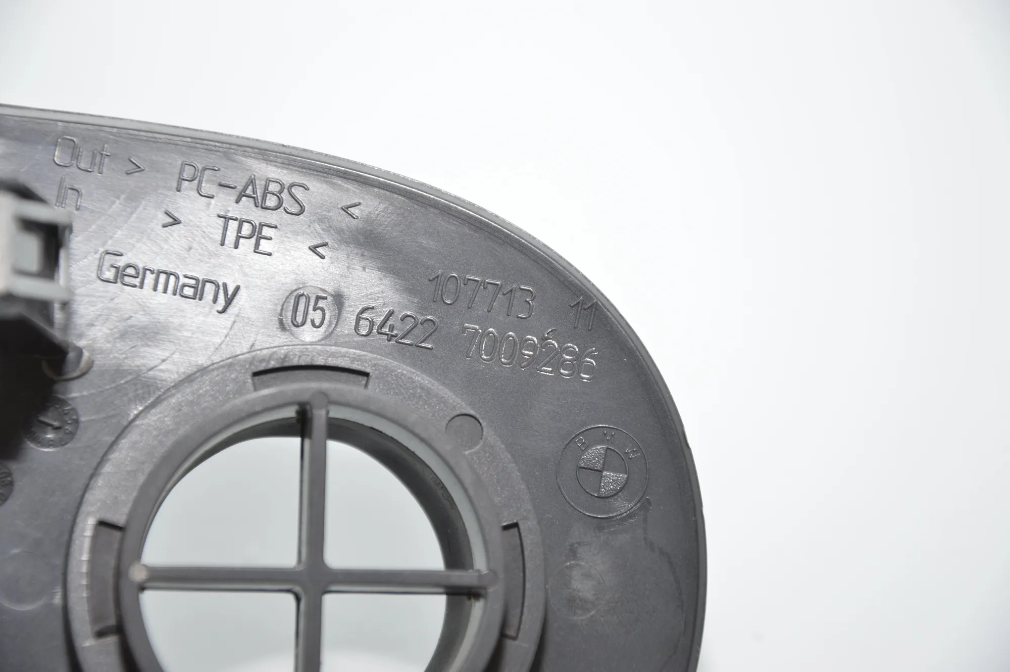 Other Interior Parts – OEM 7009286 · BMW 6 (E63) 645 Ci 2004 – 5